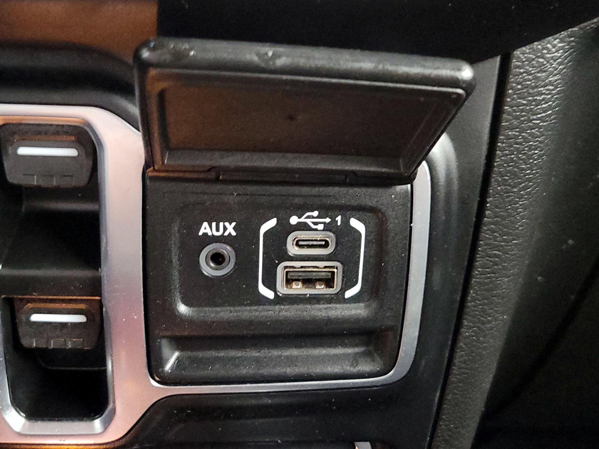 Thumbnail: 2023 Jeep Wrangler - 19