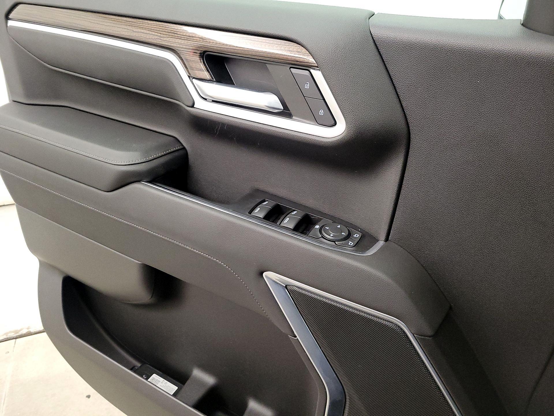 Thumbnail: 2022 Chevrolet Silverado 1500 - 12