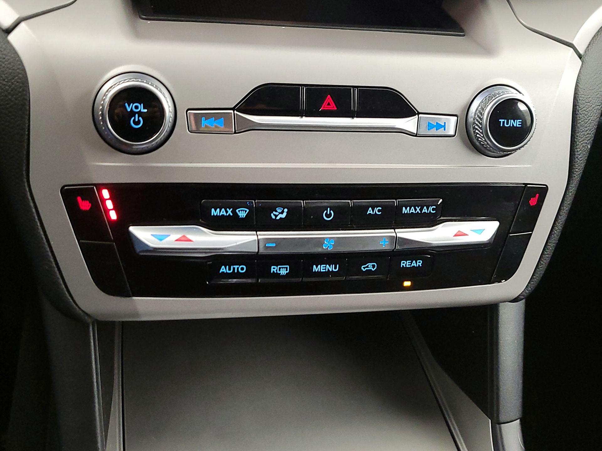 Thumbnail: 2024 Ford Explorer - 16