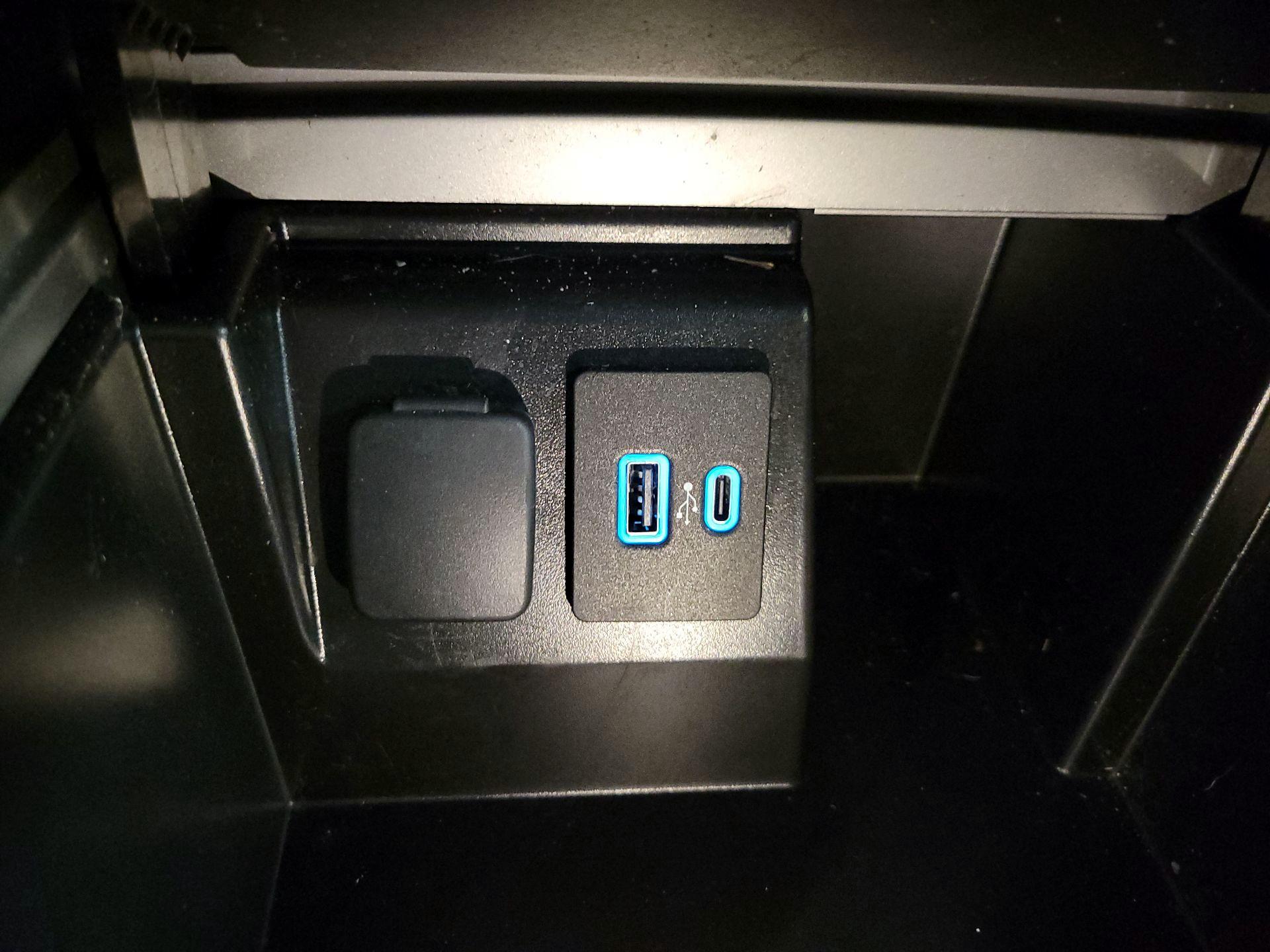 Thumbnail: 2024 Ford Explorer - 18