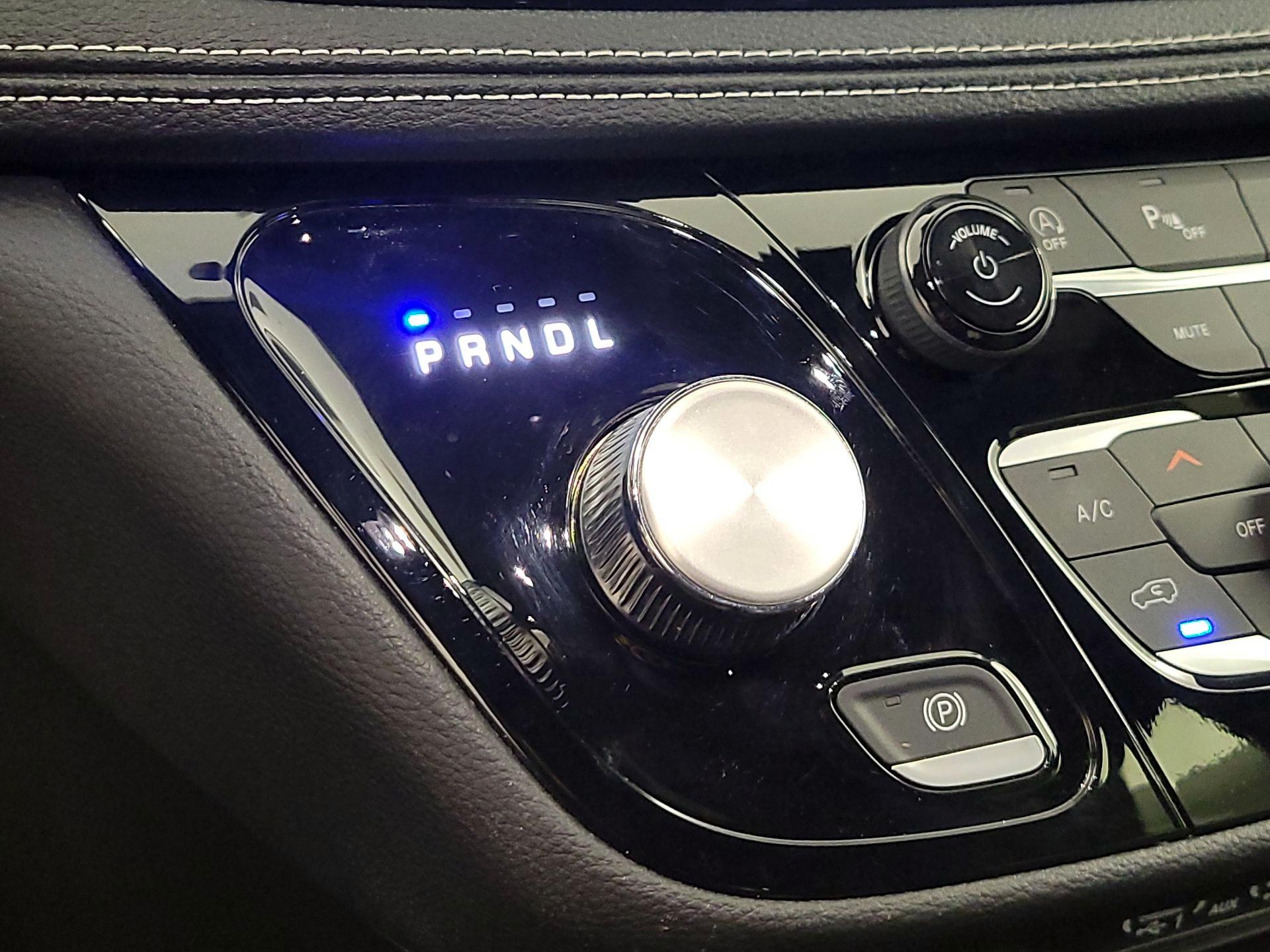 Thumbnail: 2024 Chrysler Pacifica - 17