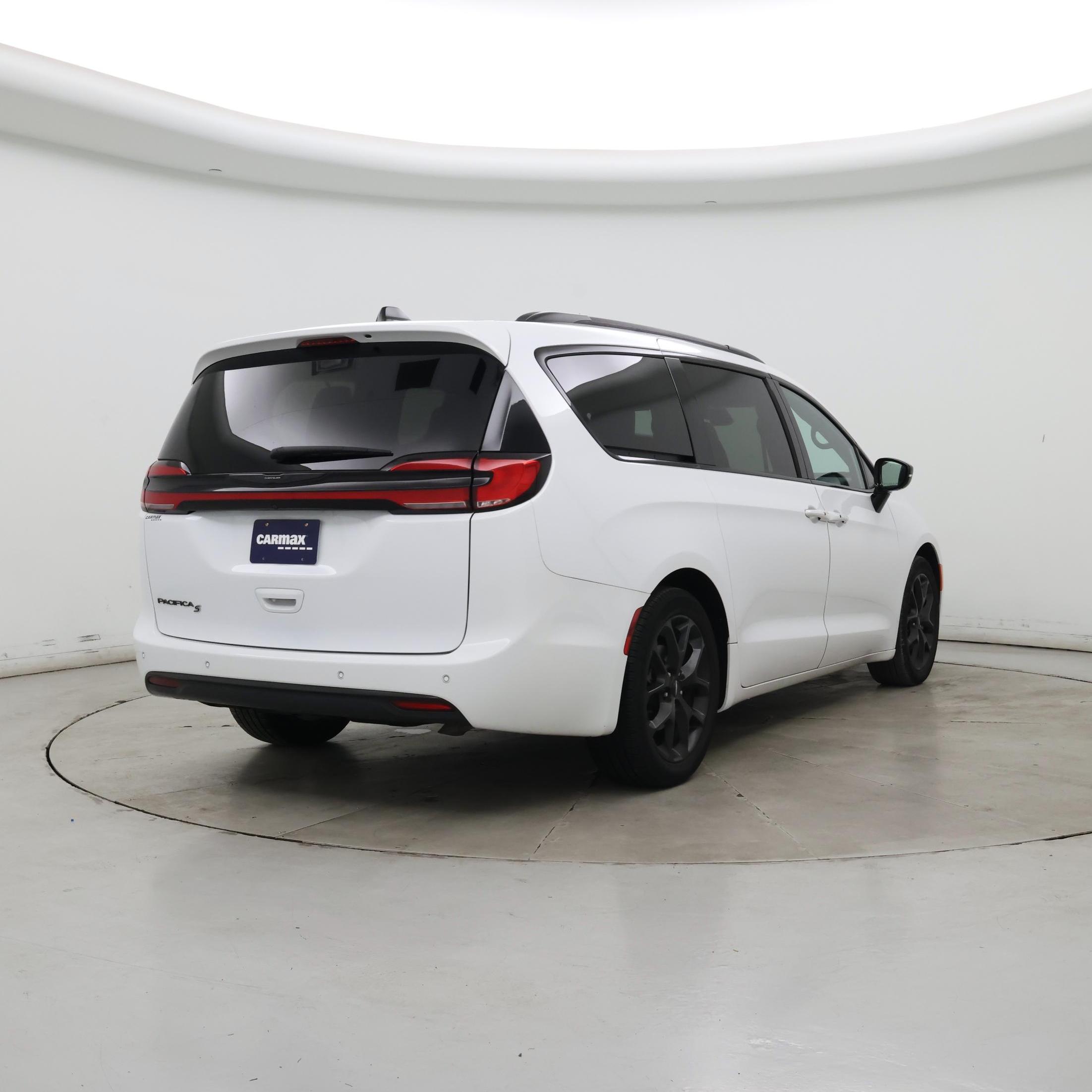 Thumbnail: 2024 Chrysler Pacifica - 8