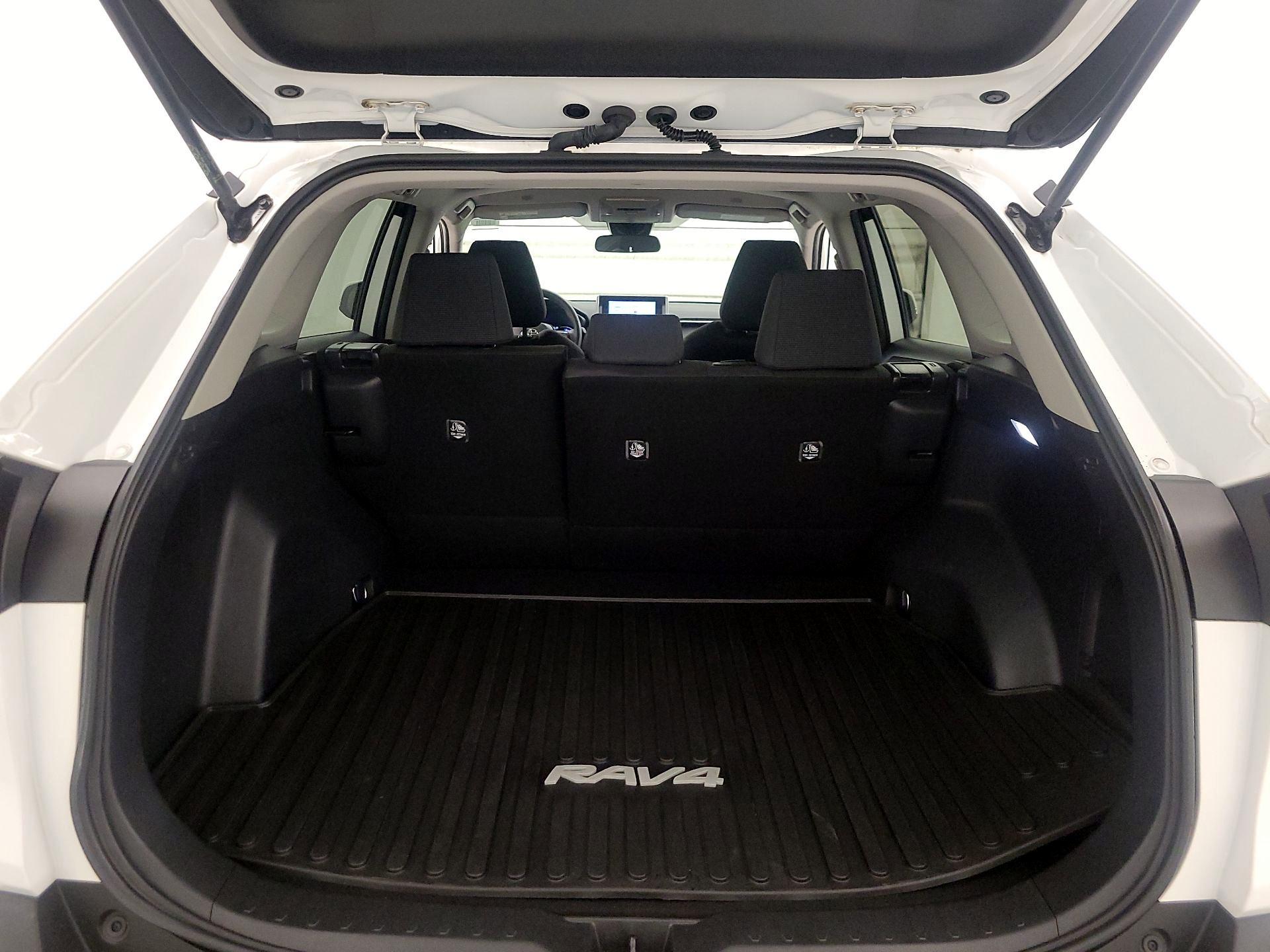 Thumbnail: 2023 Toyota RAV4 - 20