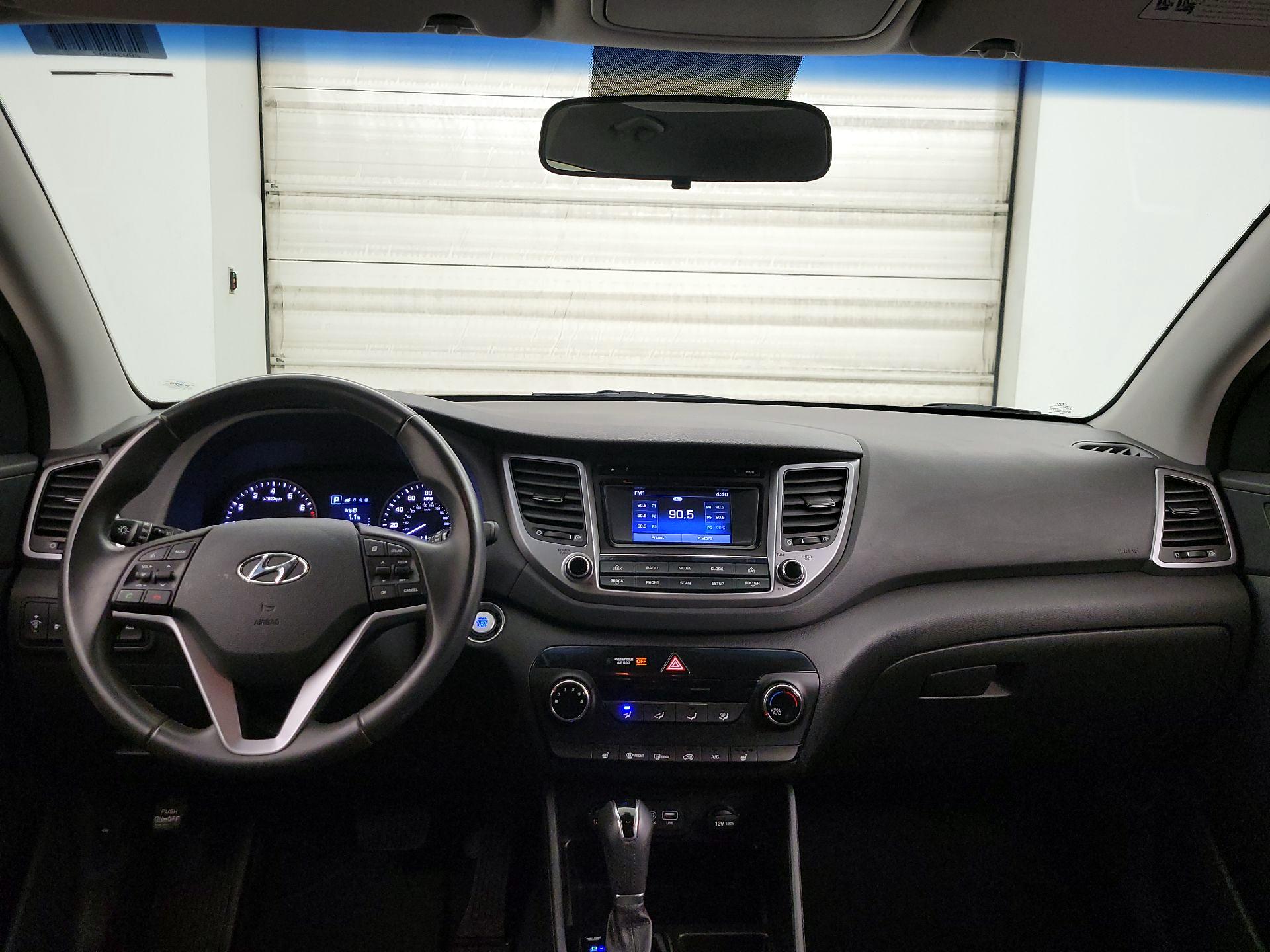 Thumbnail: 2017 Hyundai Tucson - 9