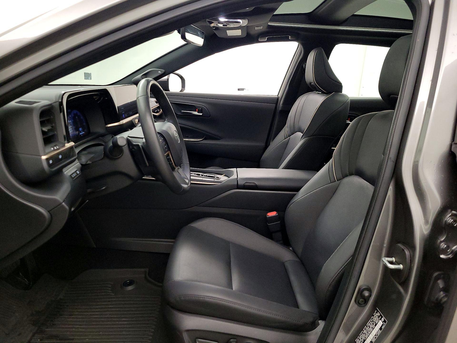 Thumbnail: 2023 Toyota Crown - 11