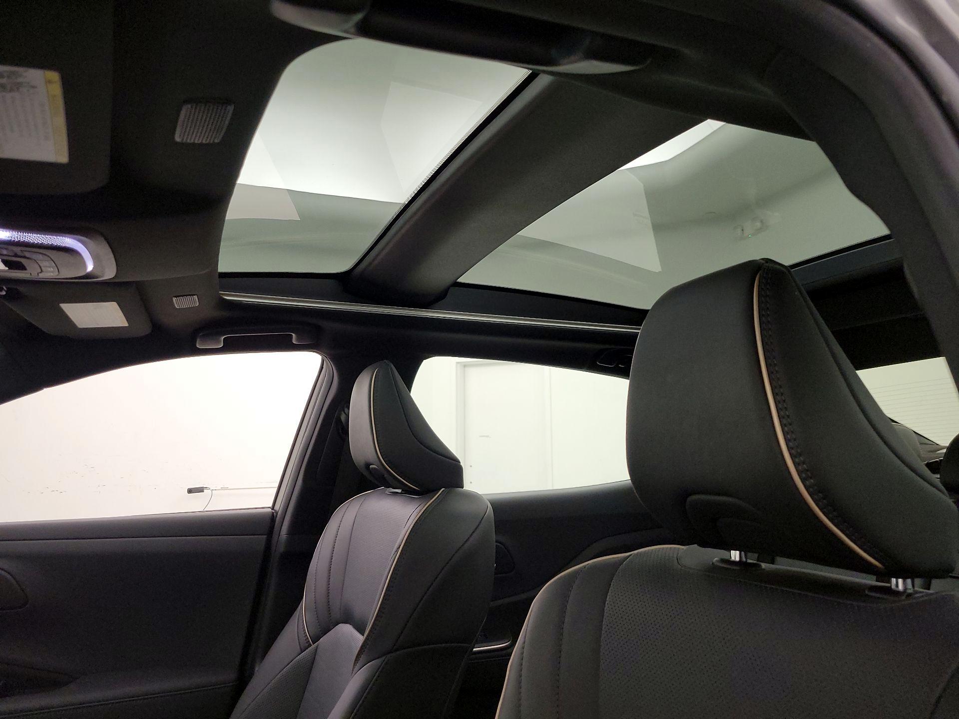 Thumbnail: 2023 Toyota Crown - 19