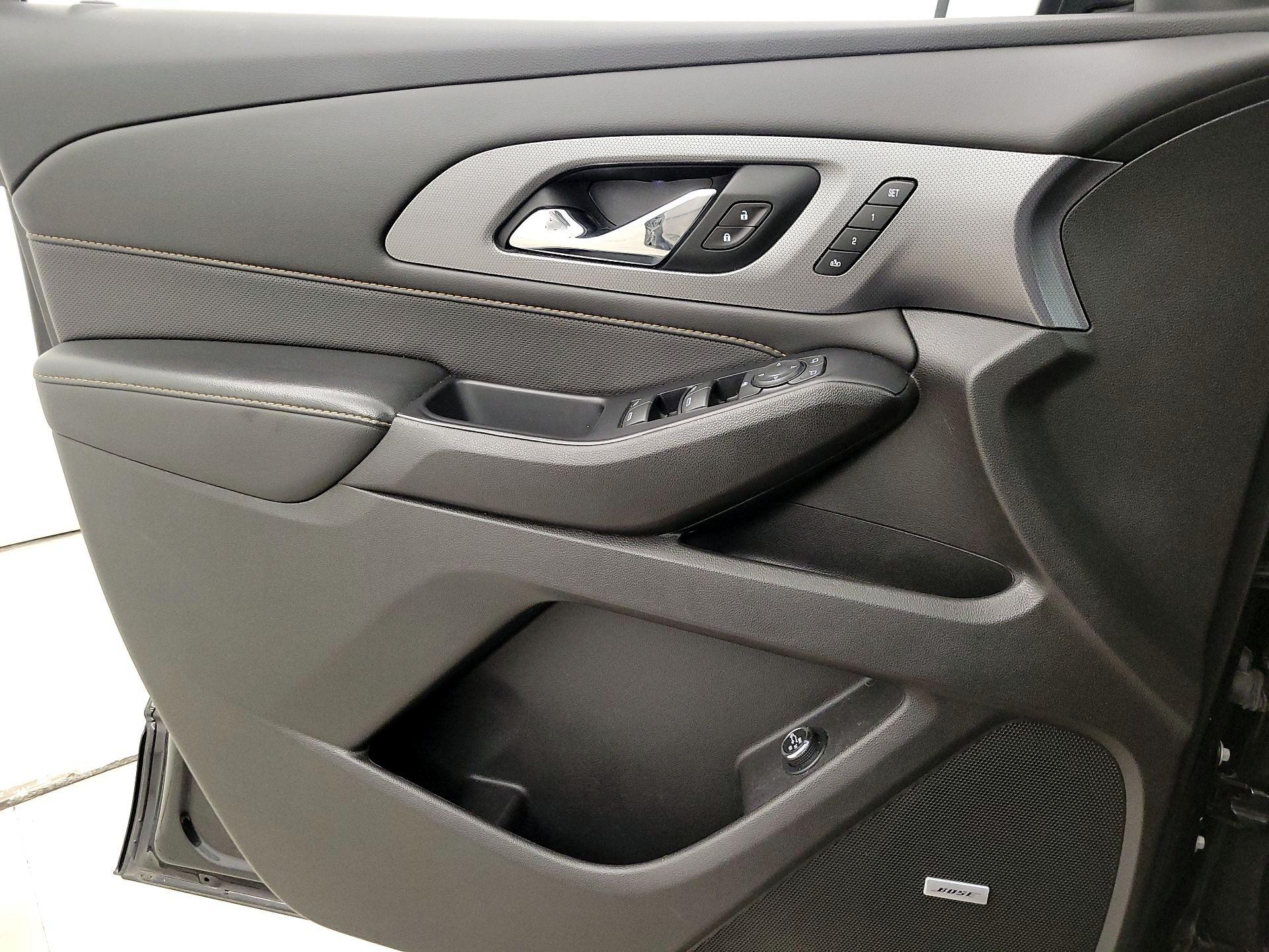 Thumbnail: 2021 Chevrolet Traverse - 12