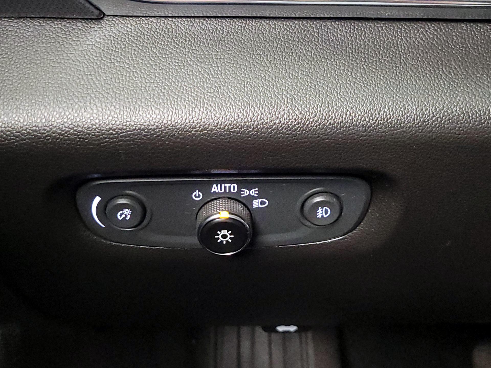 Thumbnail: 2021 Chevrolet Traverse - 13