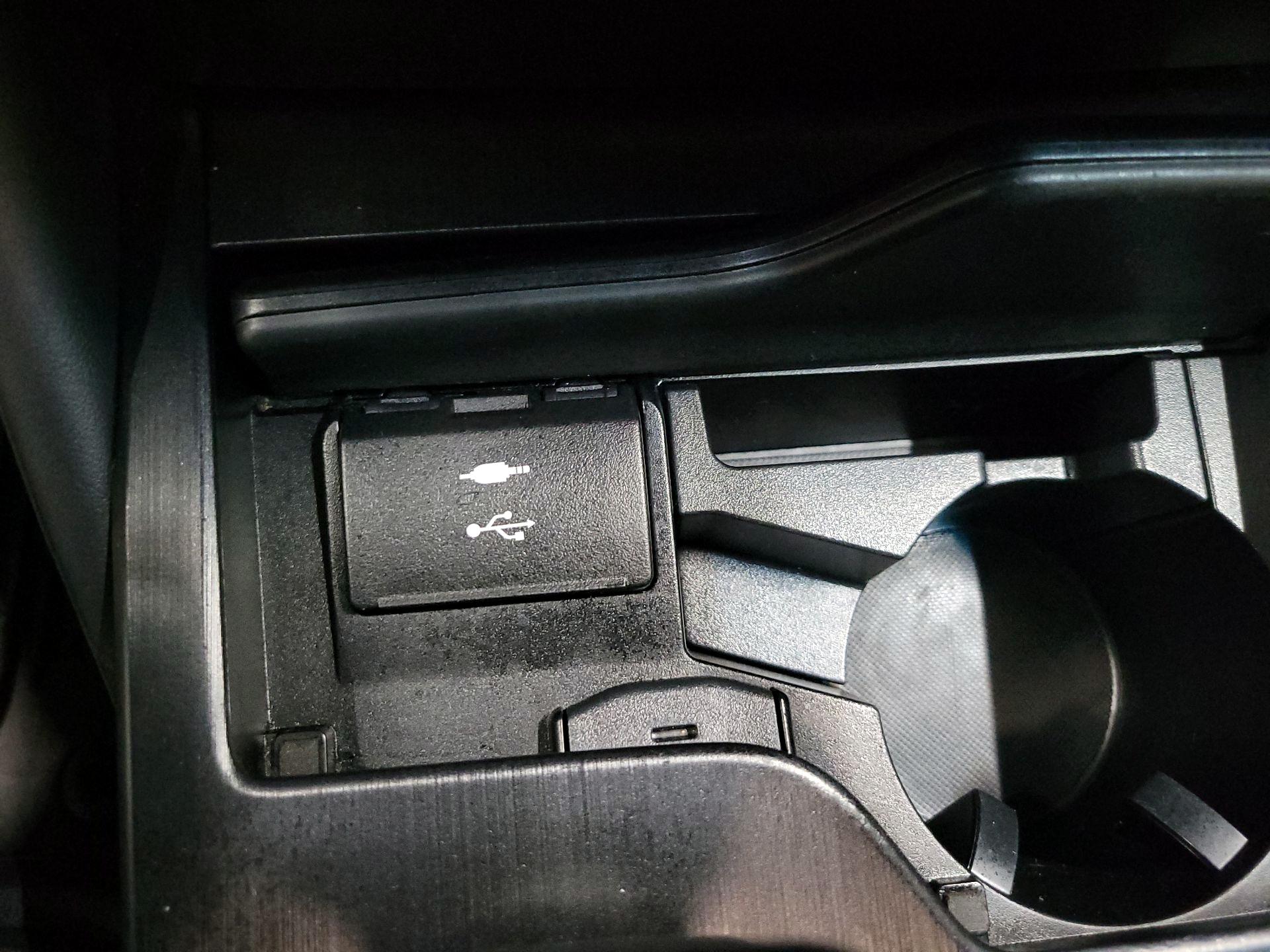 Thumbnail: 2021 Lexus ES - 18