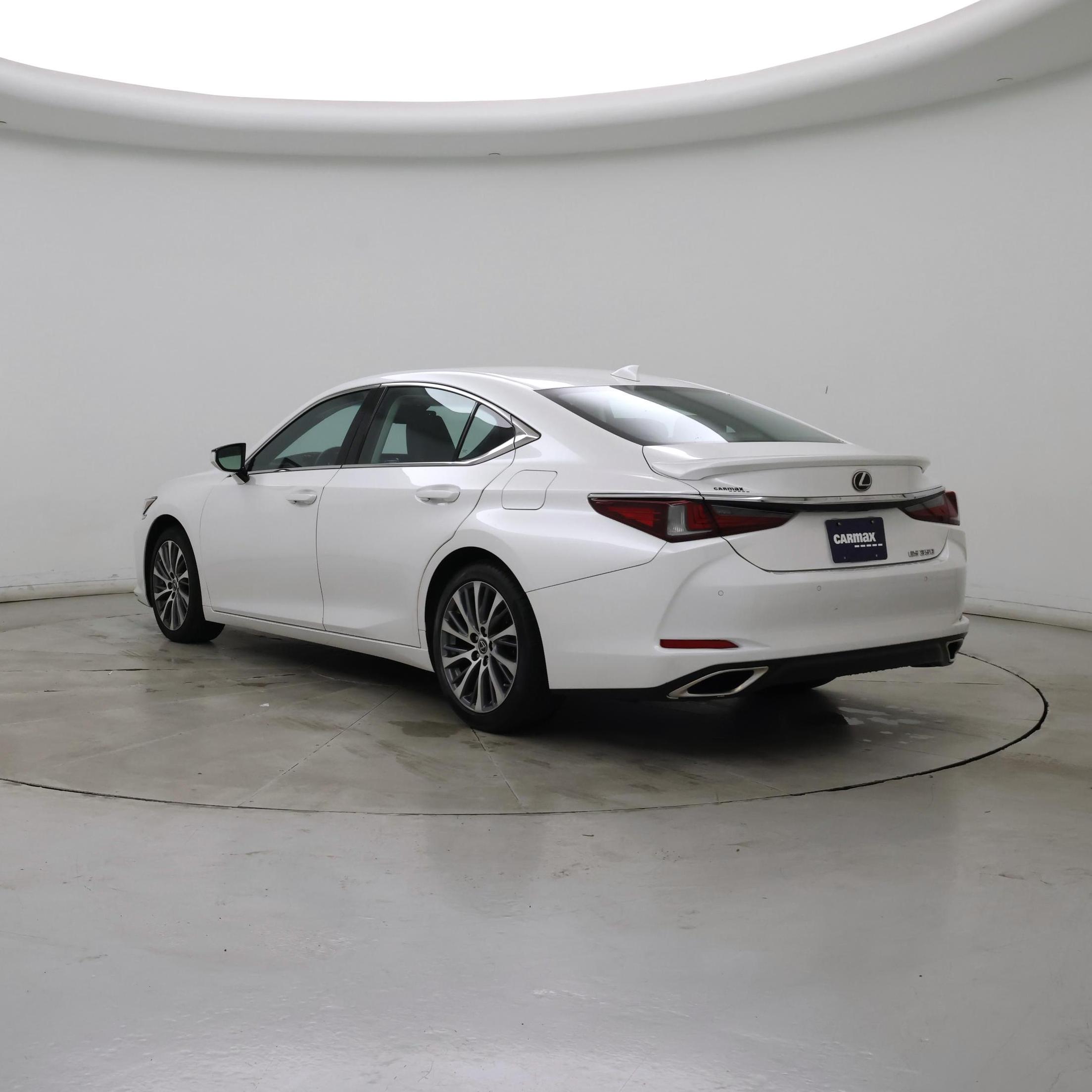 Thumbnail: 2021 Lexus ES - 2