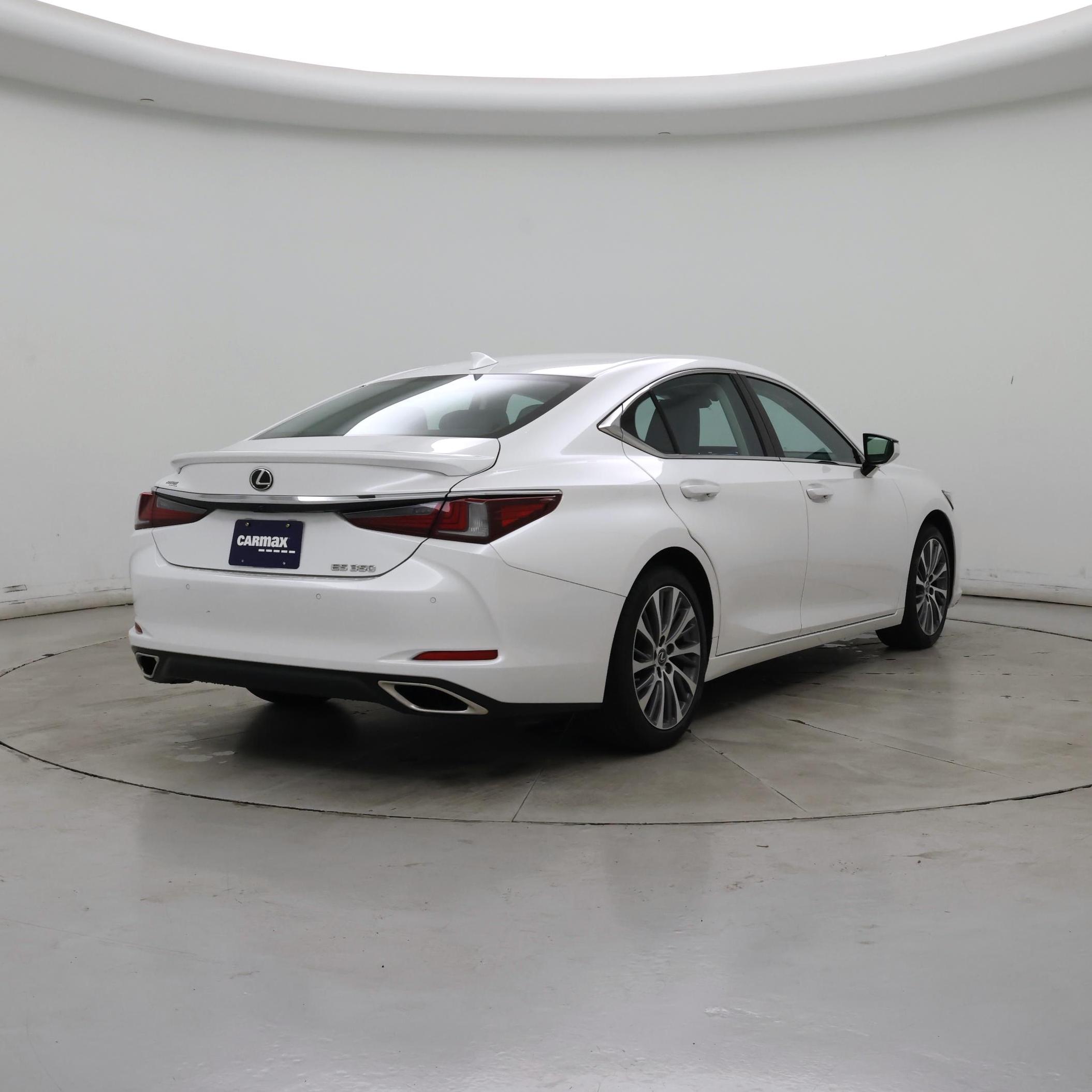 Thumbnail: 2021 Lexus ES - 8