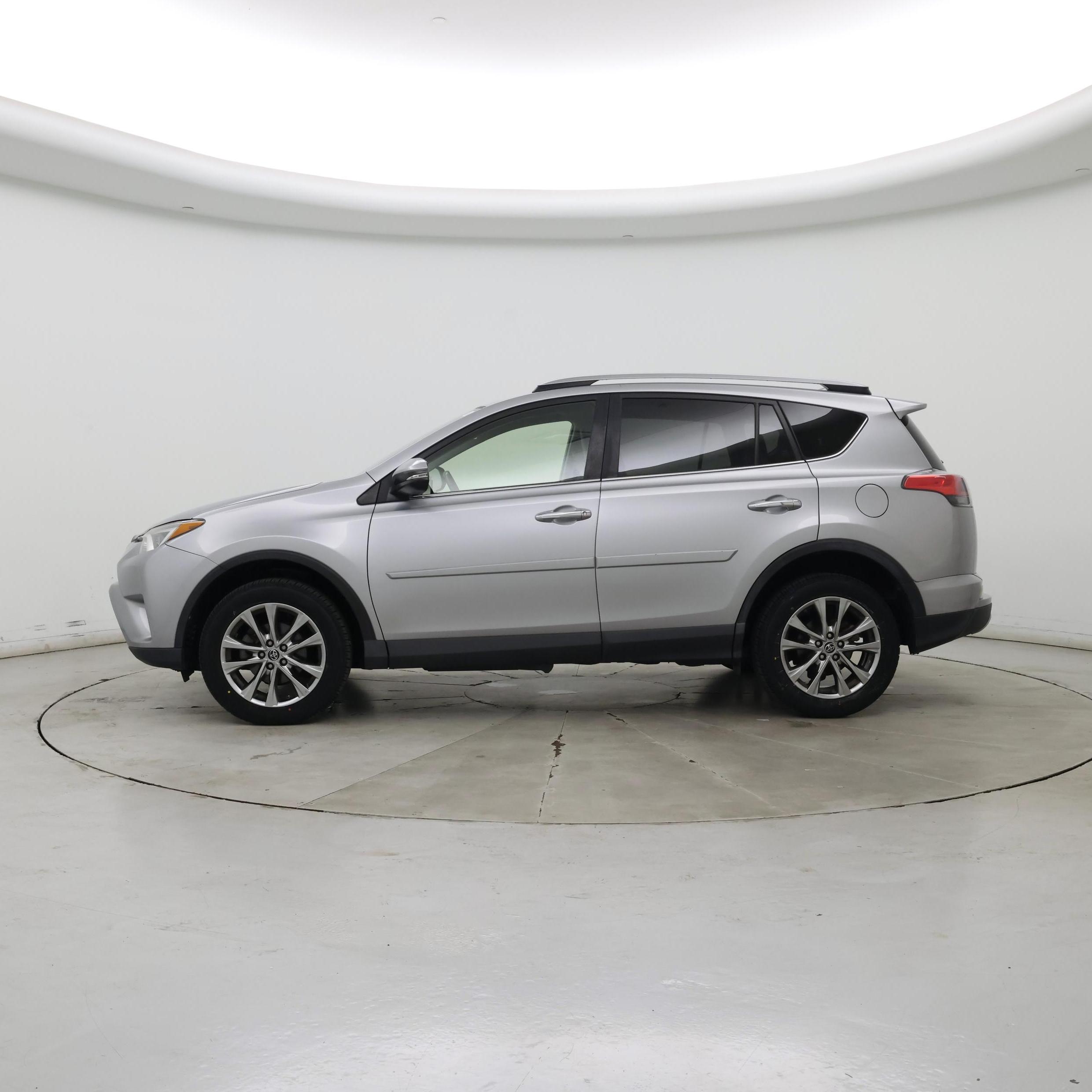 Thumbnail: 2018 Toyota RAV4 - 3