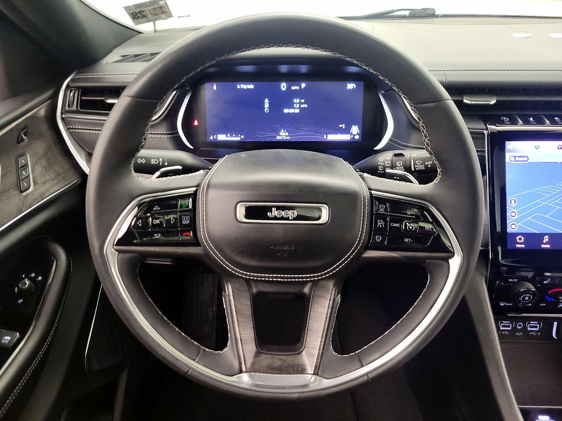 Thumbnail: 2023 Jeep Grand Cherokee L - 10