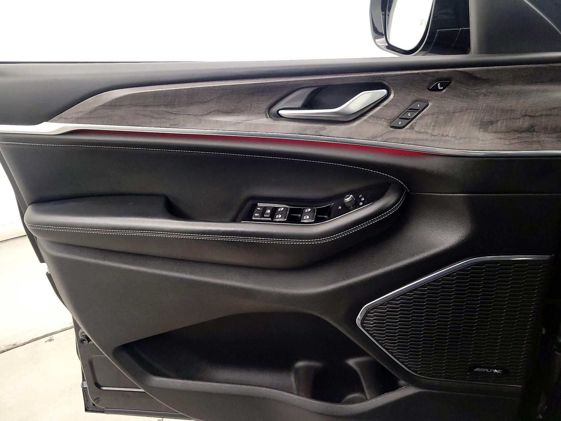 Thumbnail: 2023 Jeep Grand Cherokee L - 12