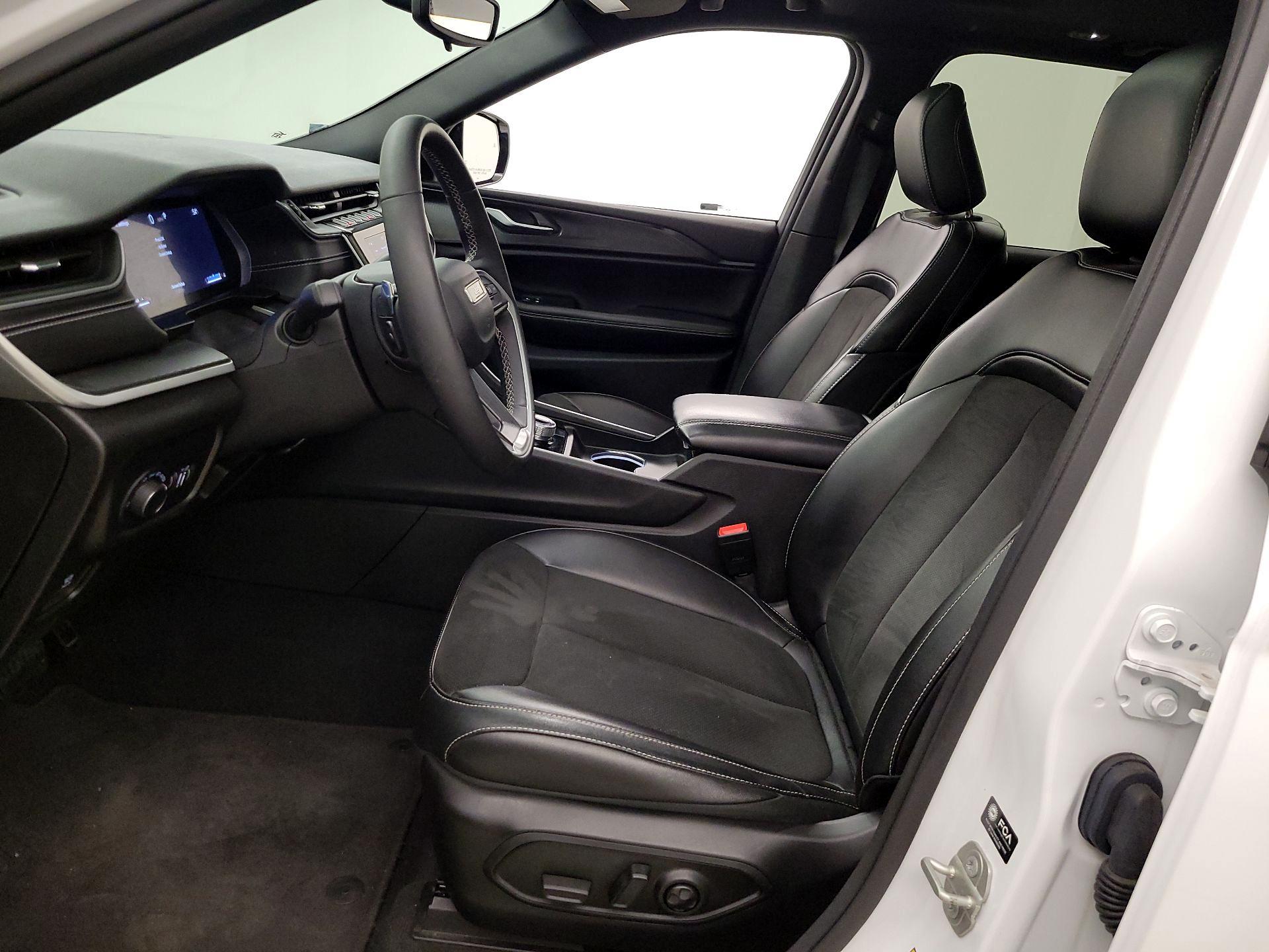 Thumbnail: 2024 Jeep Grand Cherokee - 11