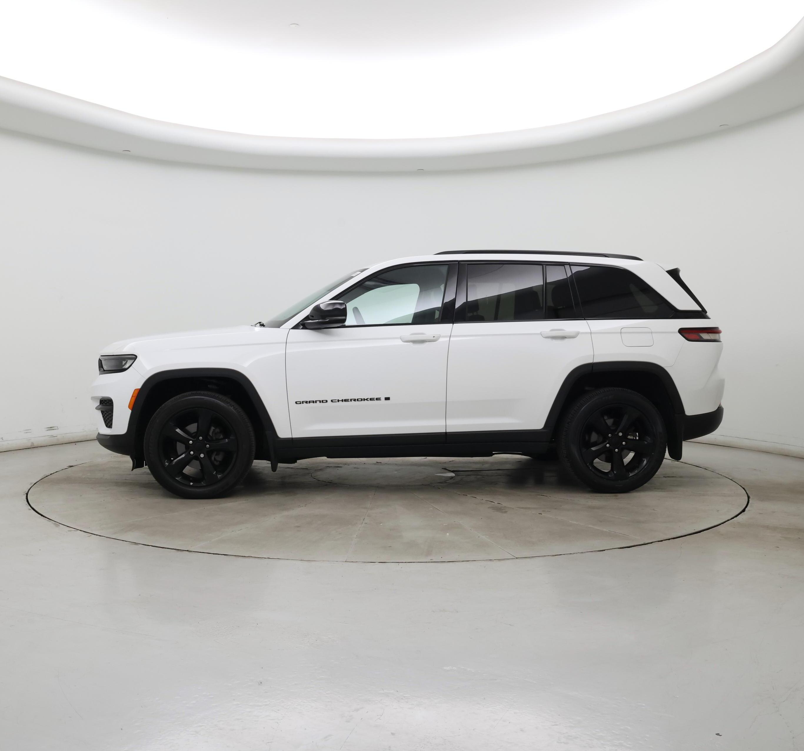 Thumbnail: 2024 Jeep Grand Cherokee - 3