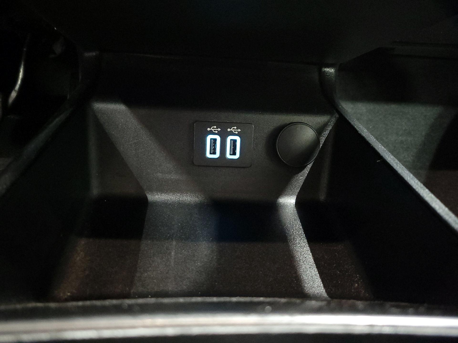 Thumbnail: 2020 Ford Fusion - 19