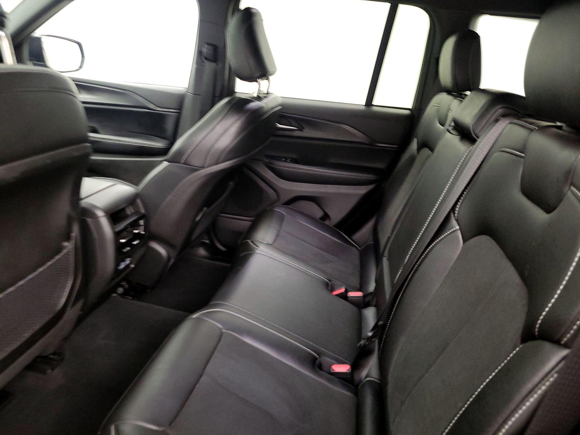 Thumbnail: 2023 Jeep Grand Cherokee - 20