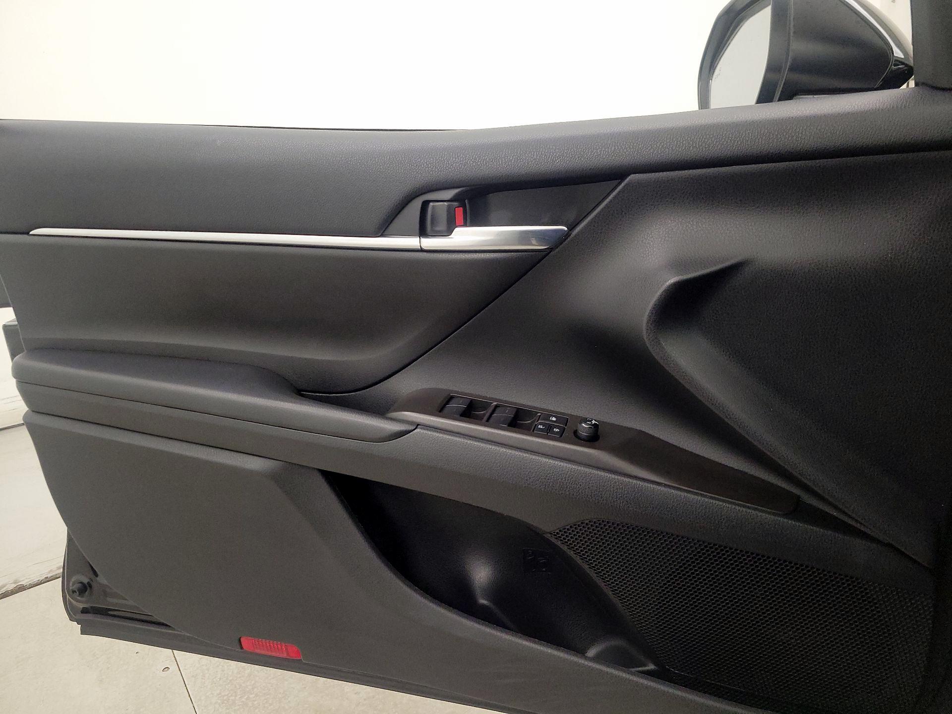 Thumbnail: 2022 Toyota Camry - 12