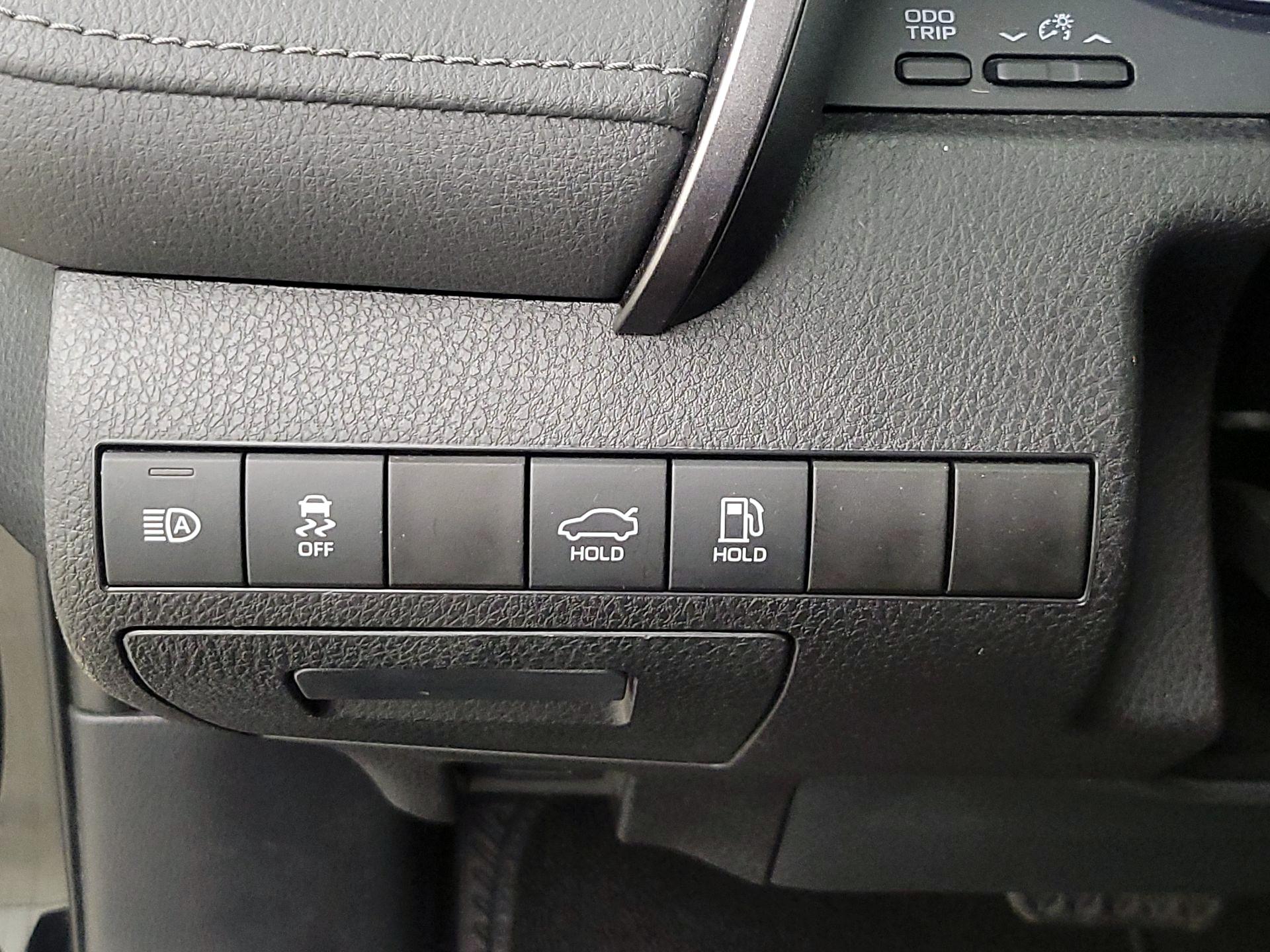 Thumbnail: 2022 Toyota Camry - 13