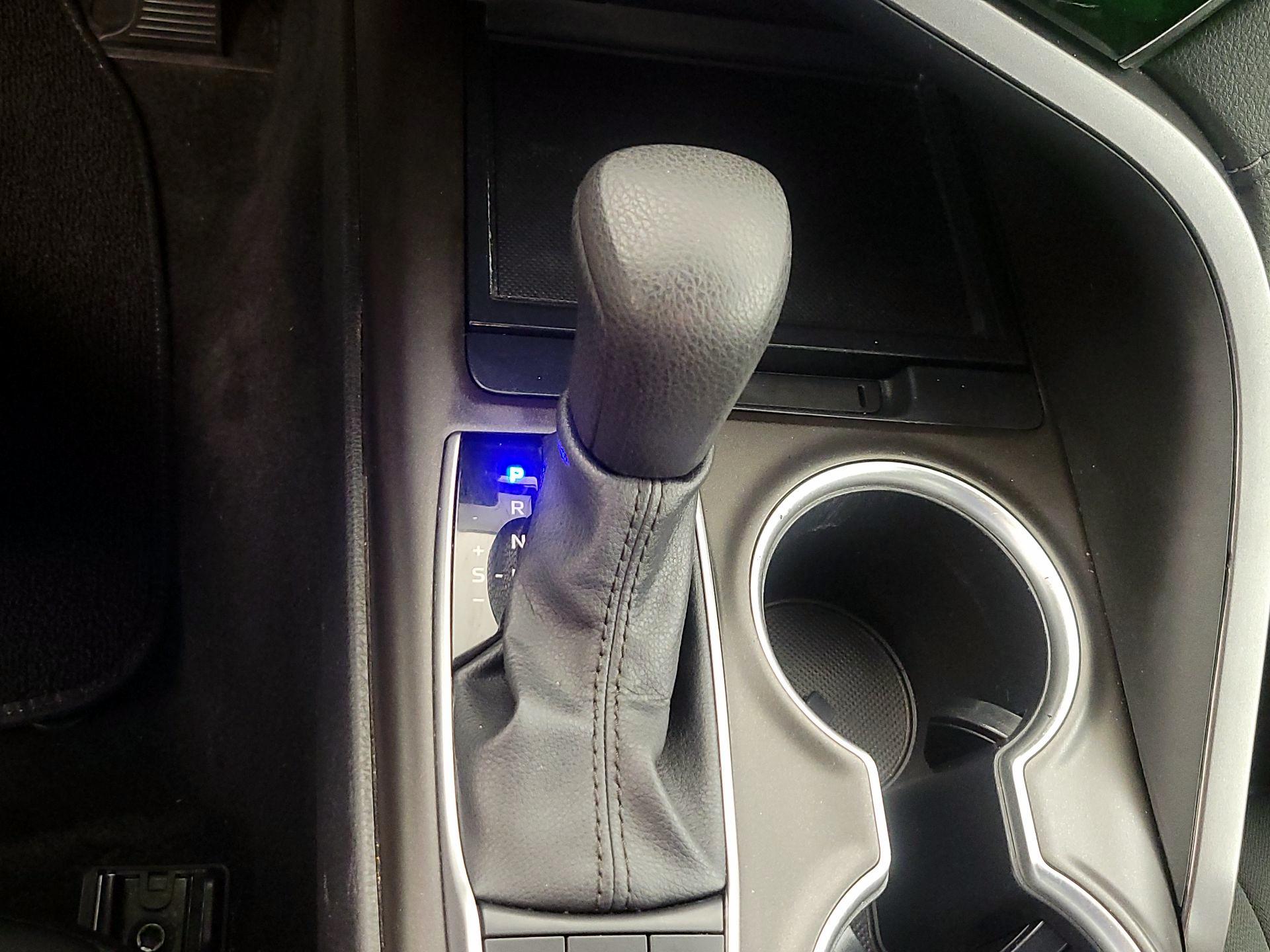 Thumbnail: 2022 Toyota Camry - 17