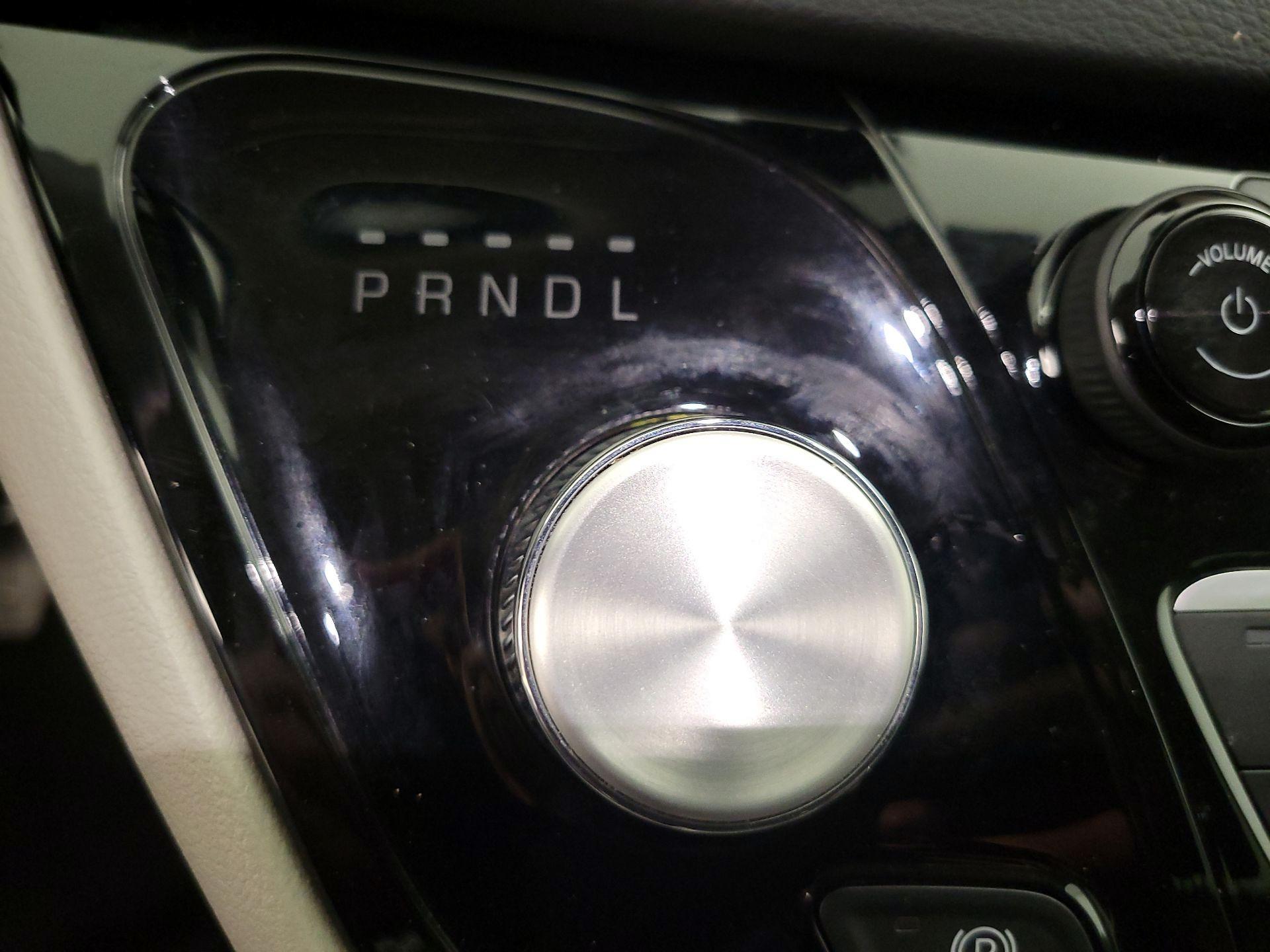 Thumbnail: 2023 Chrysler Pacifica - 17