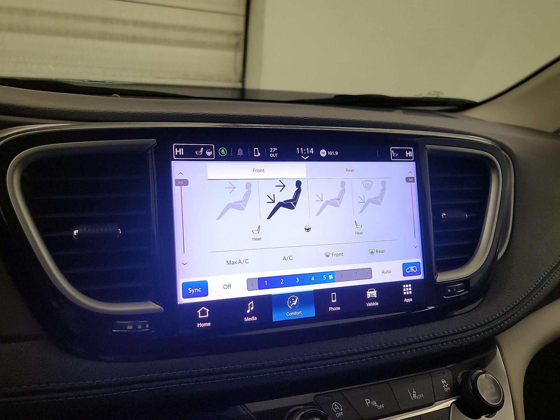 Thumbnail: 2021 Chrysler Pacifica - 16