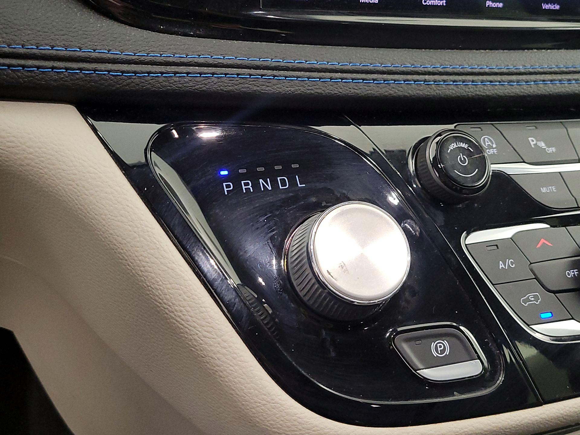 Thumbnail: 2021 Chrysler Pacifica - 17