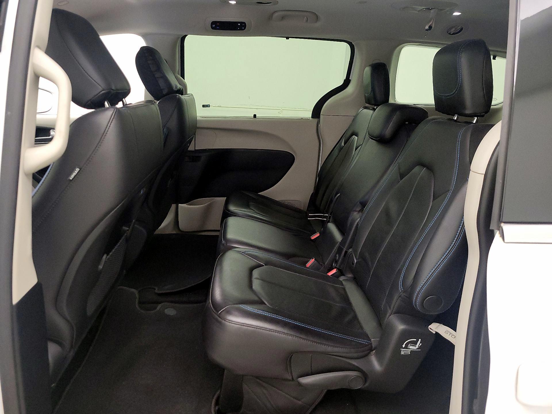 Thumbnail: 2021 Chrysler Pacifica - 19