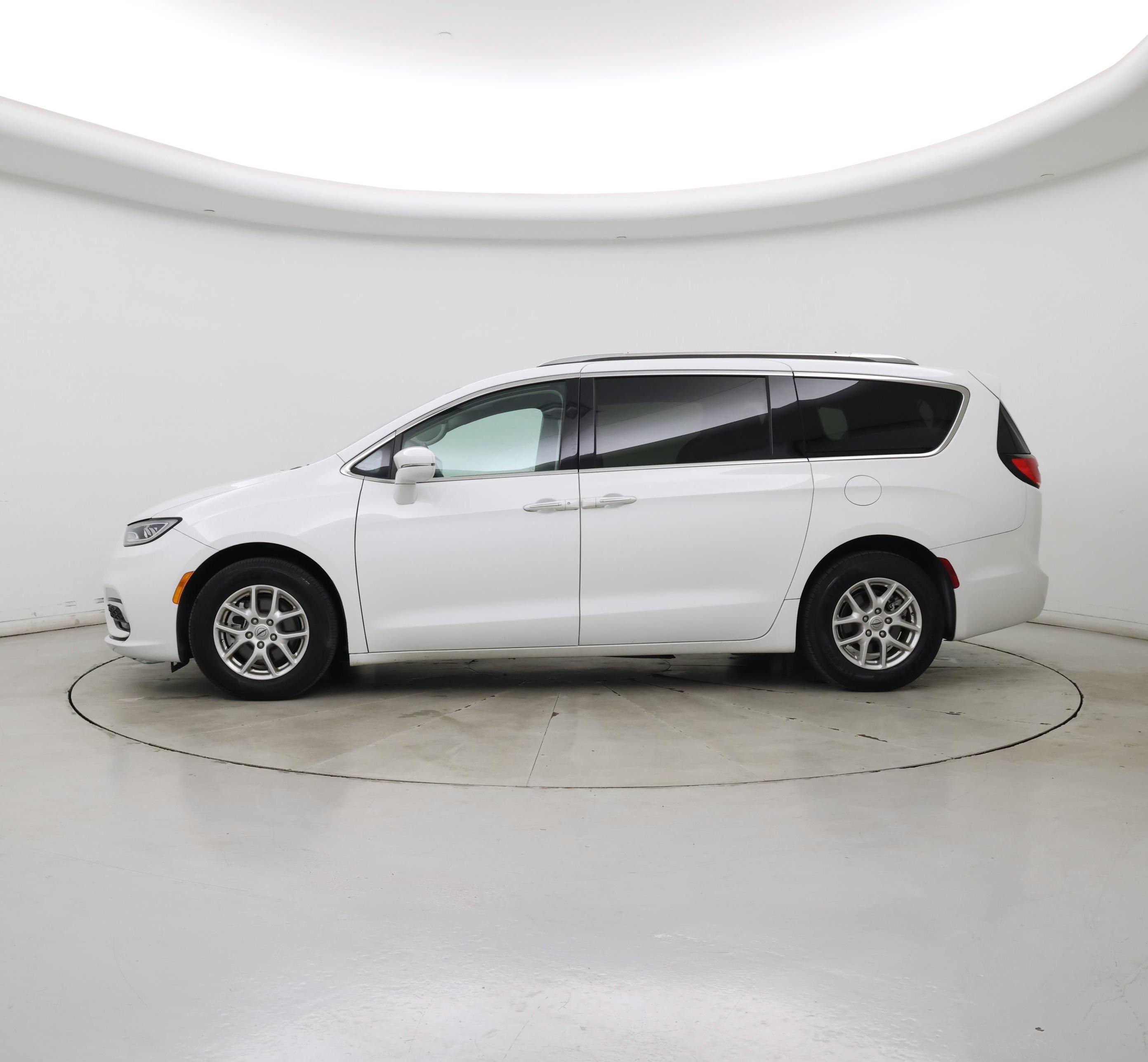 Thumbnail: 2021 Chrysler Pacifica - 3