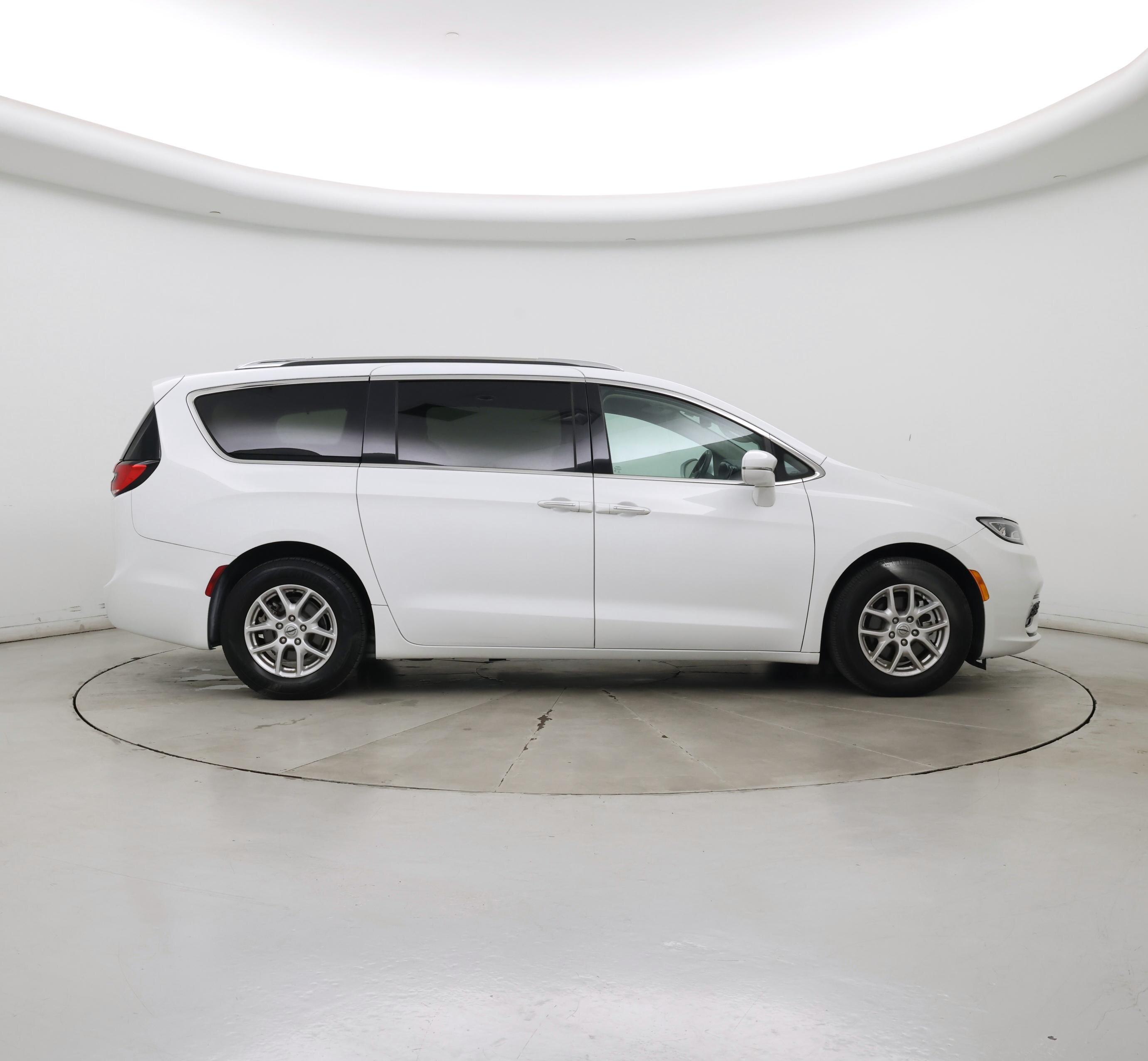 Thumbnail: 2021 Chrysler Pacifica - 7