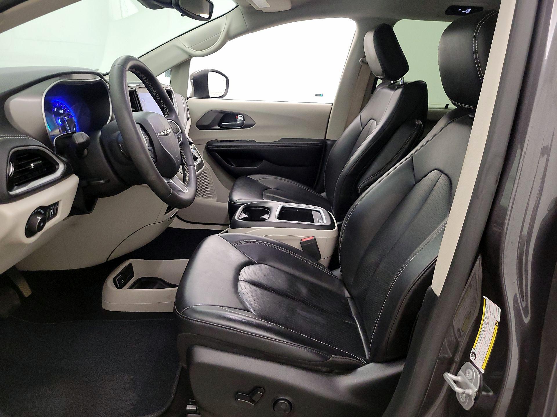 Thumbnail: 2023 Chrysler Pacifica - 11