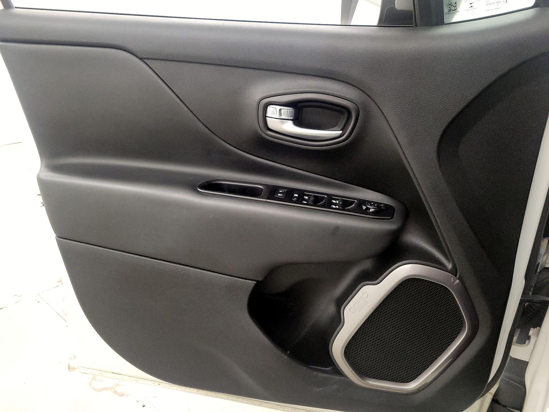 Thumbnail: 2021 Jeep Renegade - 12