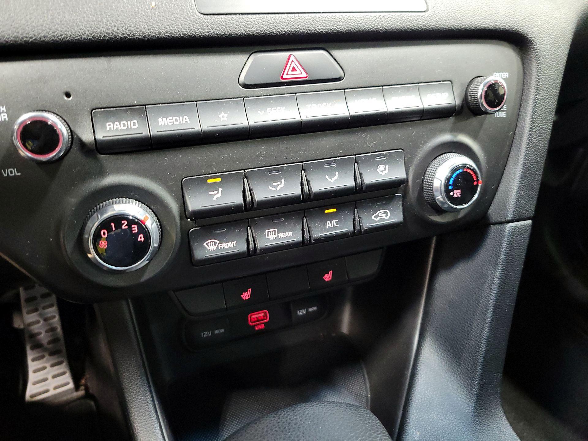 Thumbnail: 2020 Kia Sportage - 15