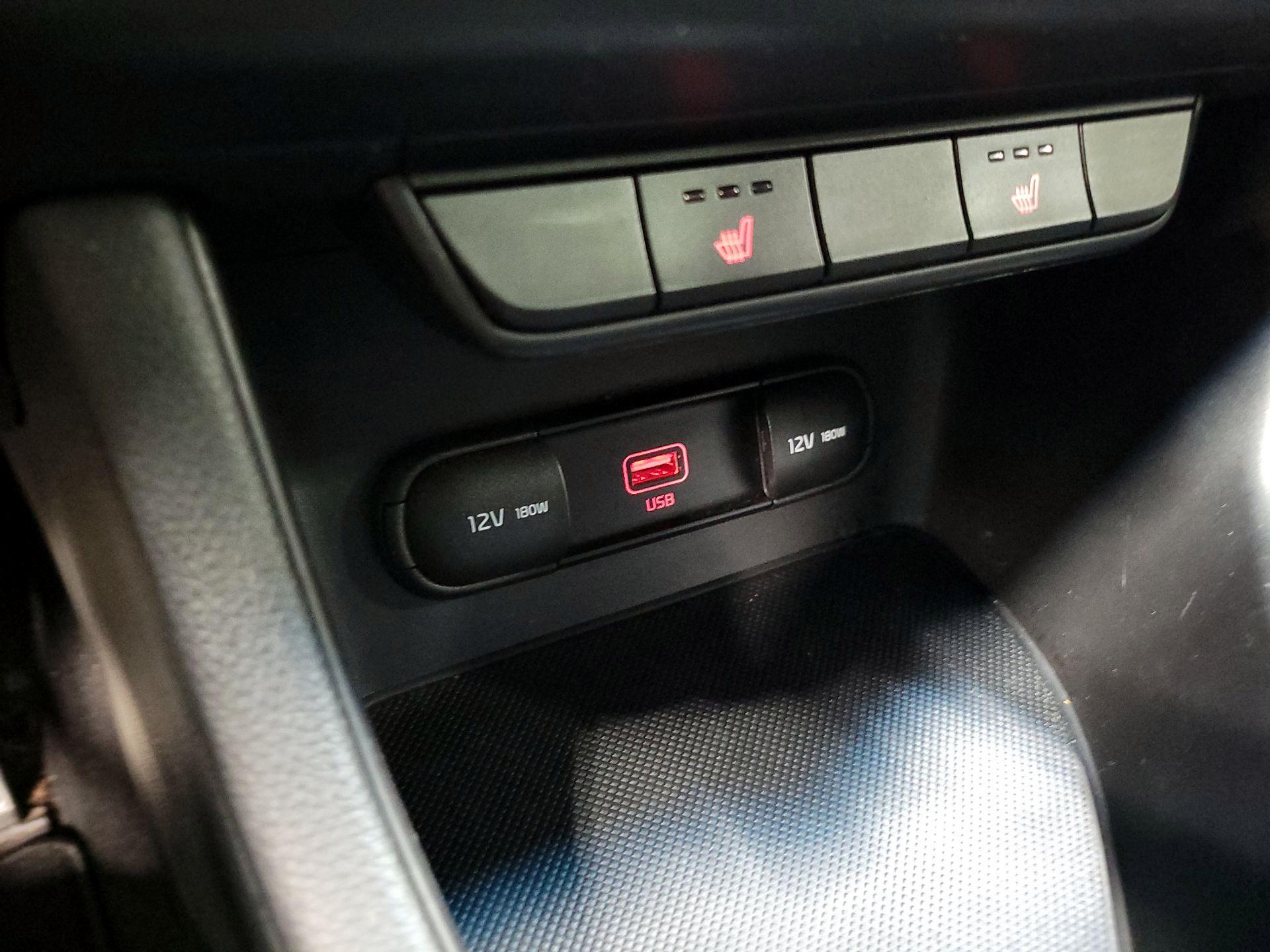 Thumbnail: 2020 Kia Sportage - 17