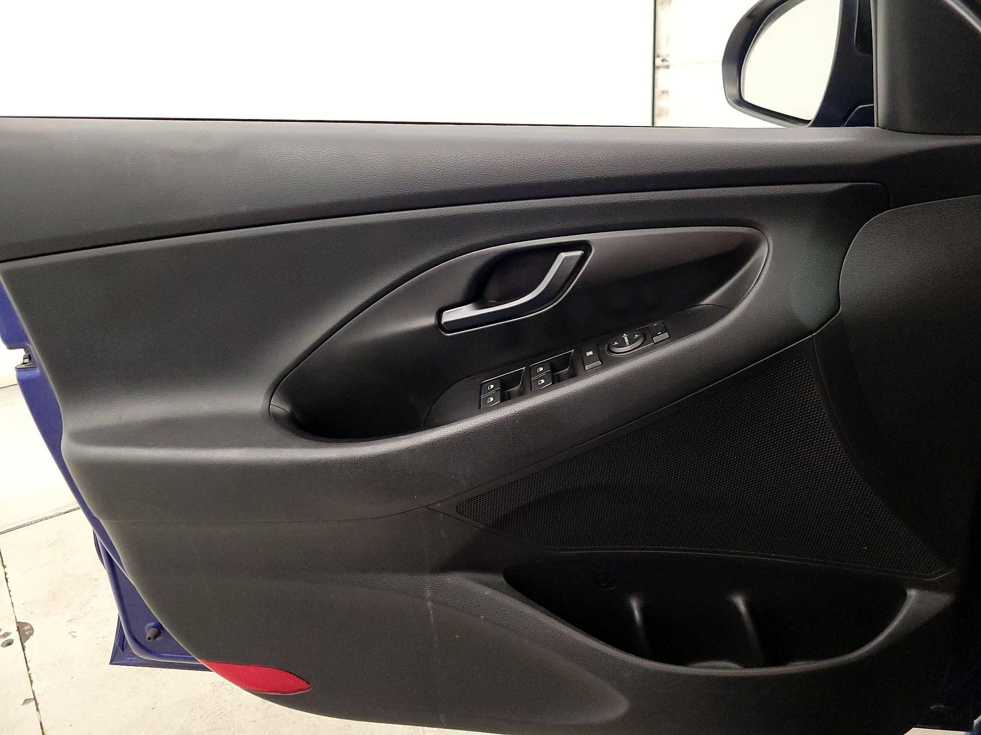 Thumbnail: 2020 Hyundai Elantra - 12