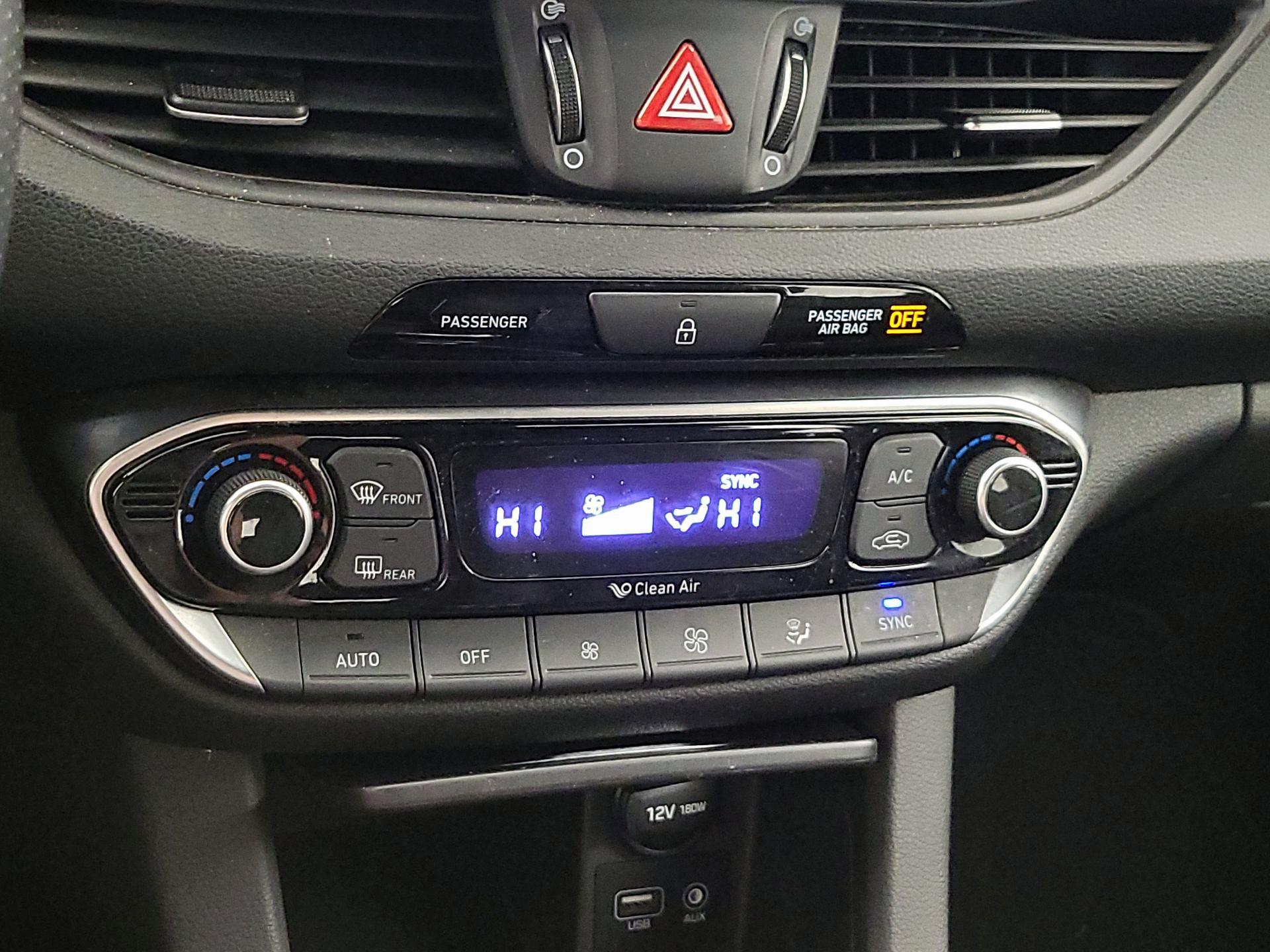 Thumbnail: 2020 Hyundai Elantra - 16