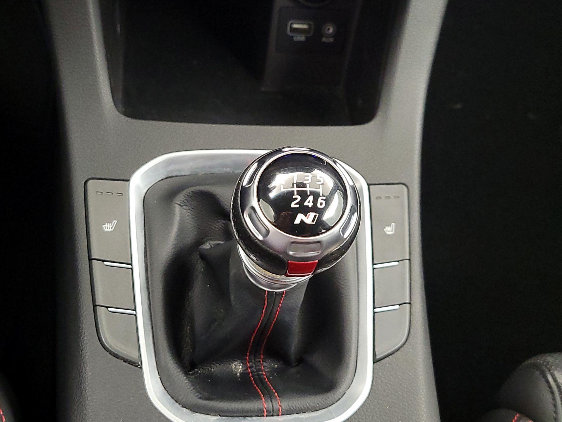 Thumbnail: 2020 Hyundai Elantra - 17