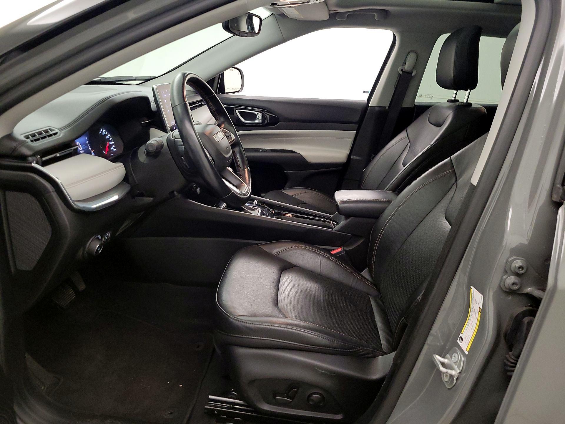 Thumbnail: 2022 Jeep Compass - 11