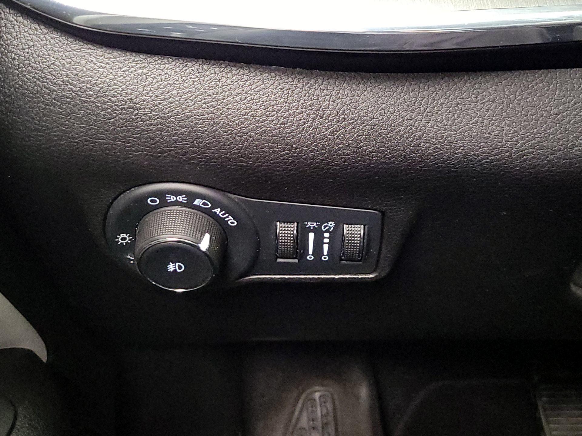 Thumbnail: 2022 Jeep Compass - 13