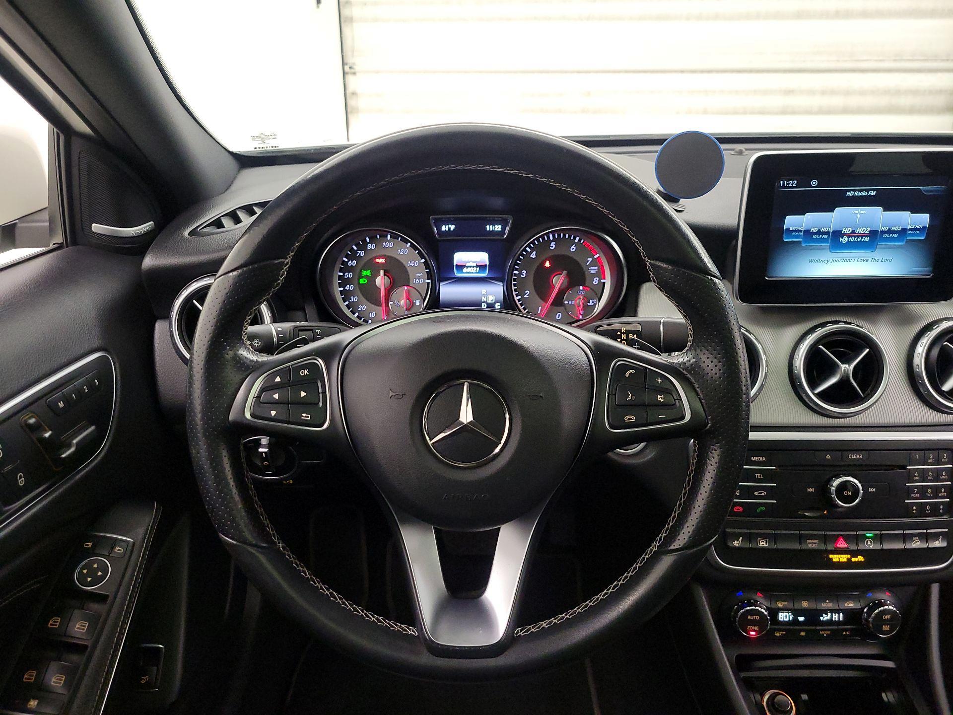 Thumbnail: 2016 Mercedes-Benz GLA - 10