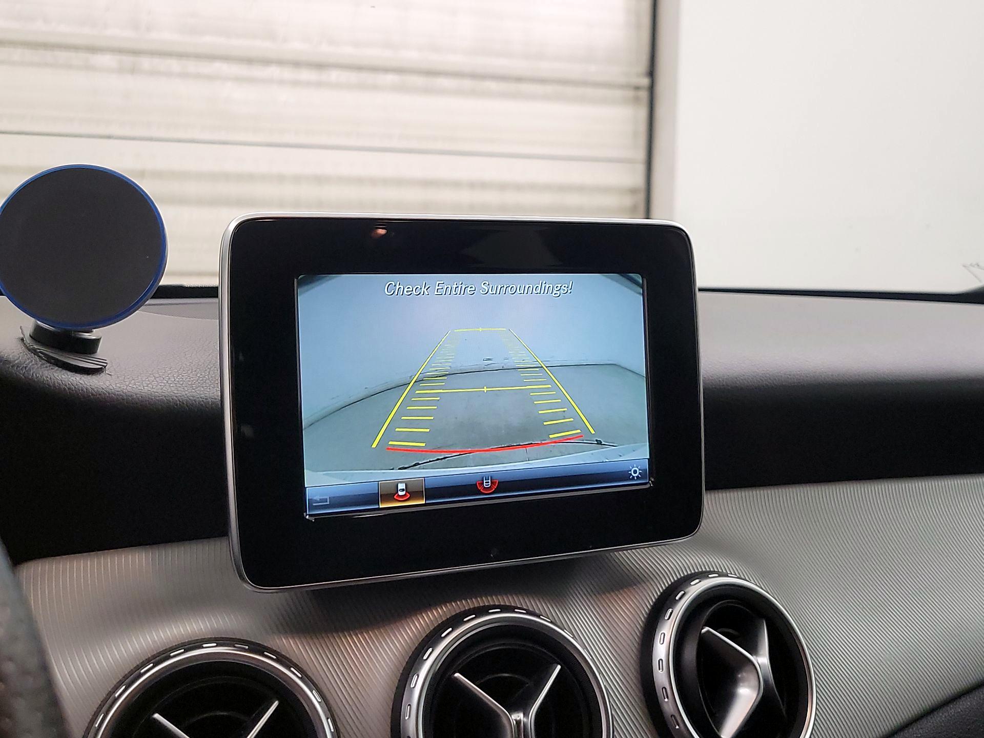 Thumbnail: 2016 Mercedes-Benz GLA - 14