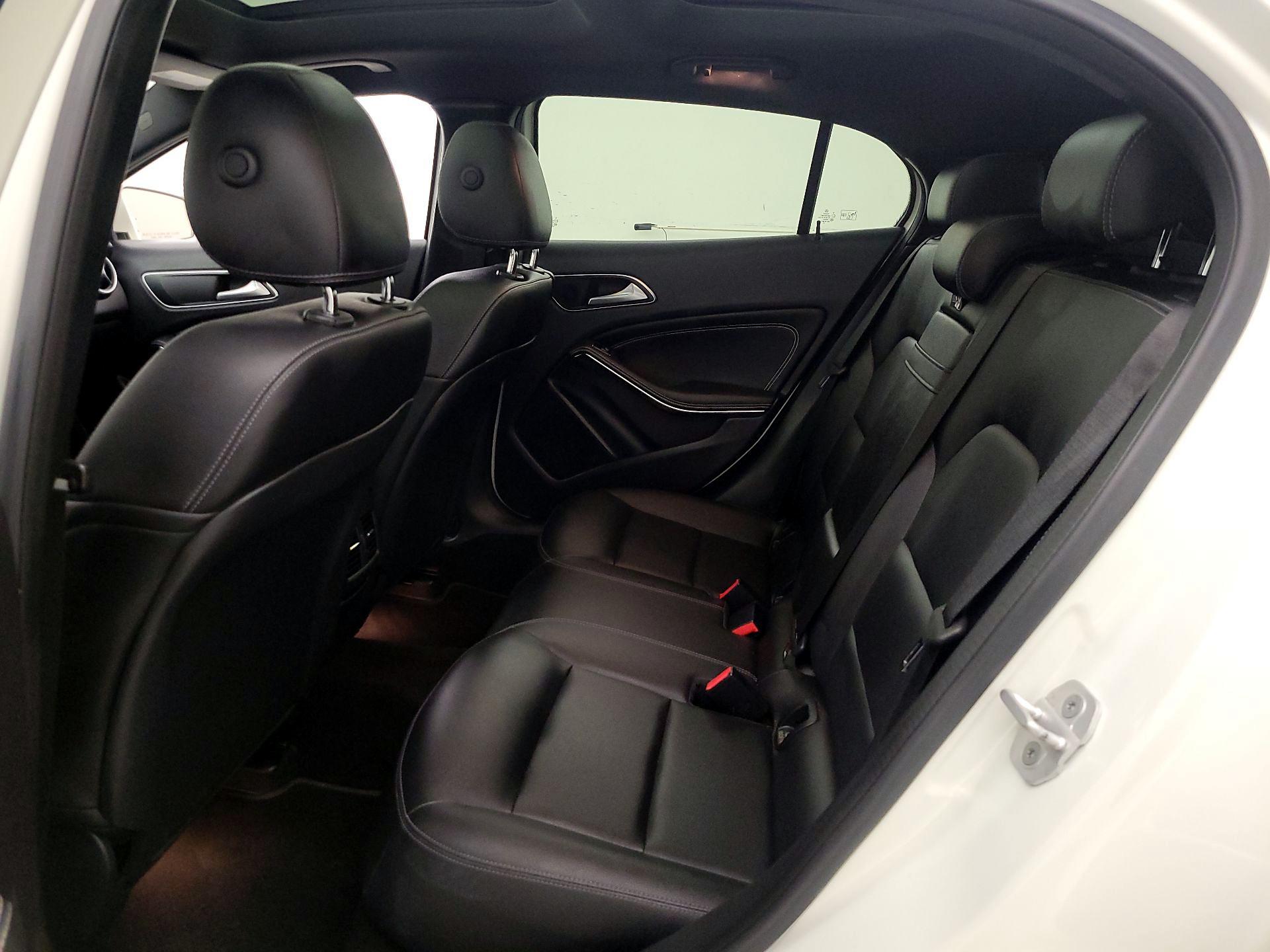 Thumbnail: 2016 Mercedes-Benz GLA - 20