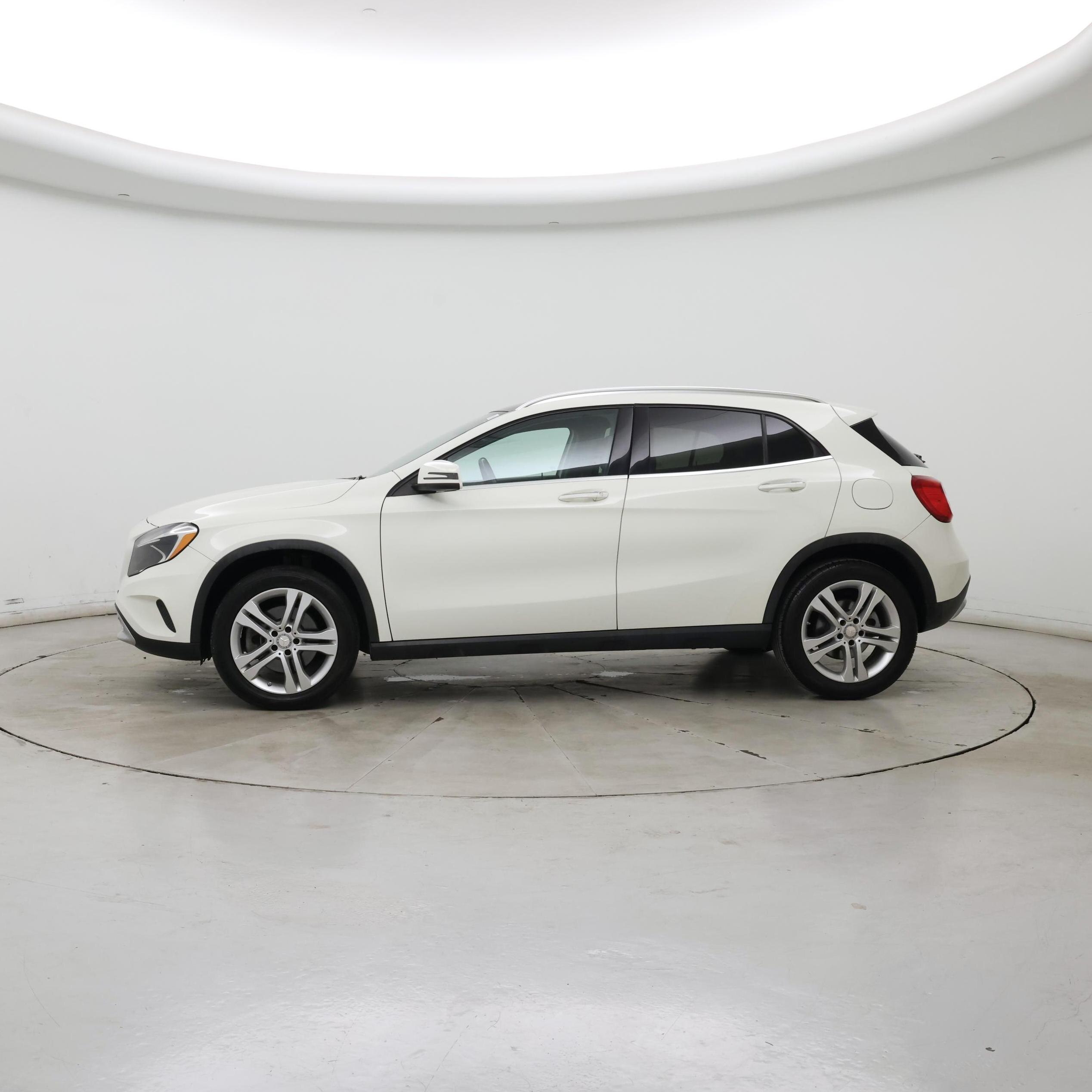 Thumbnail: 2016 Mercedes-Benz GLA - 3