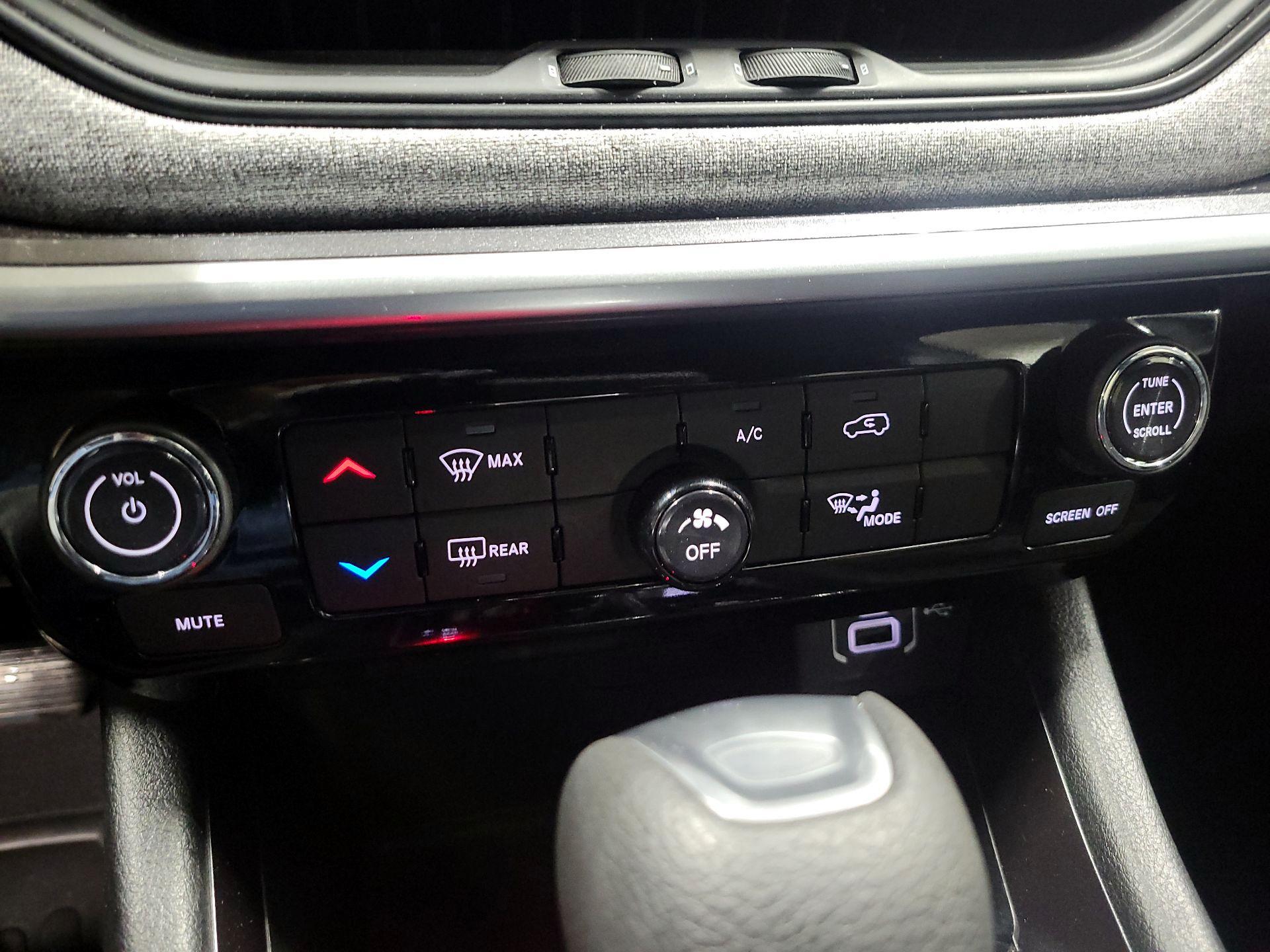 Thumbnail: 2024 Jeep Compass - 16