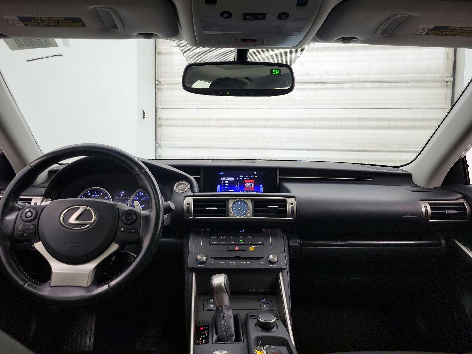 Thumbnail: 2016 Lexus IS - 9