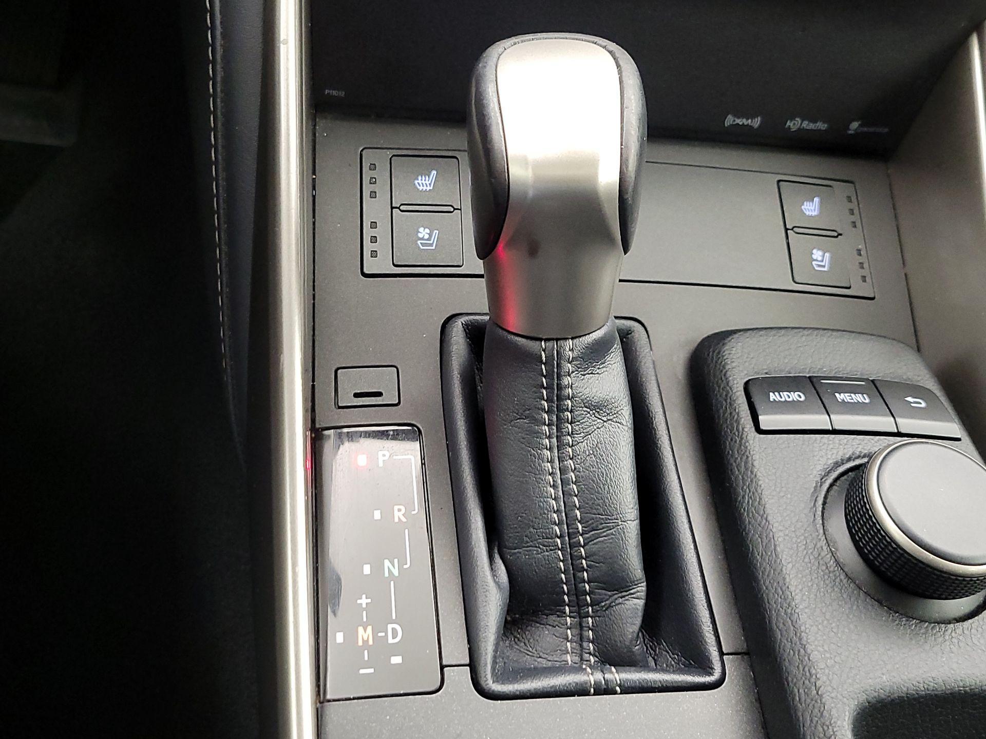 Thumbnail: 2016 Lexus IS - 17