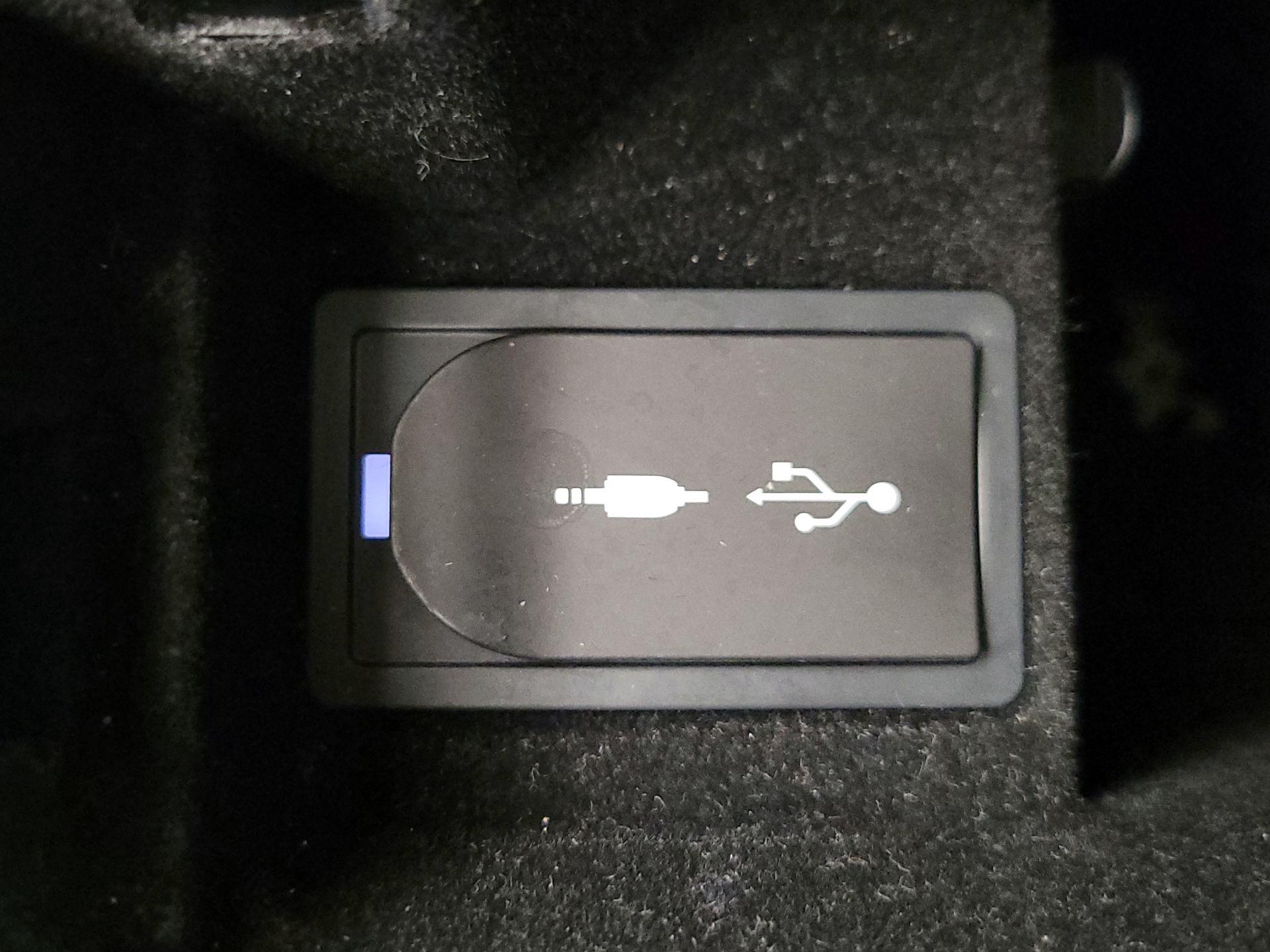 Thumbnail: 2016 Lexus IS - 18