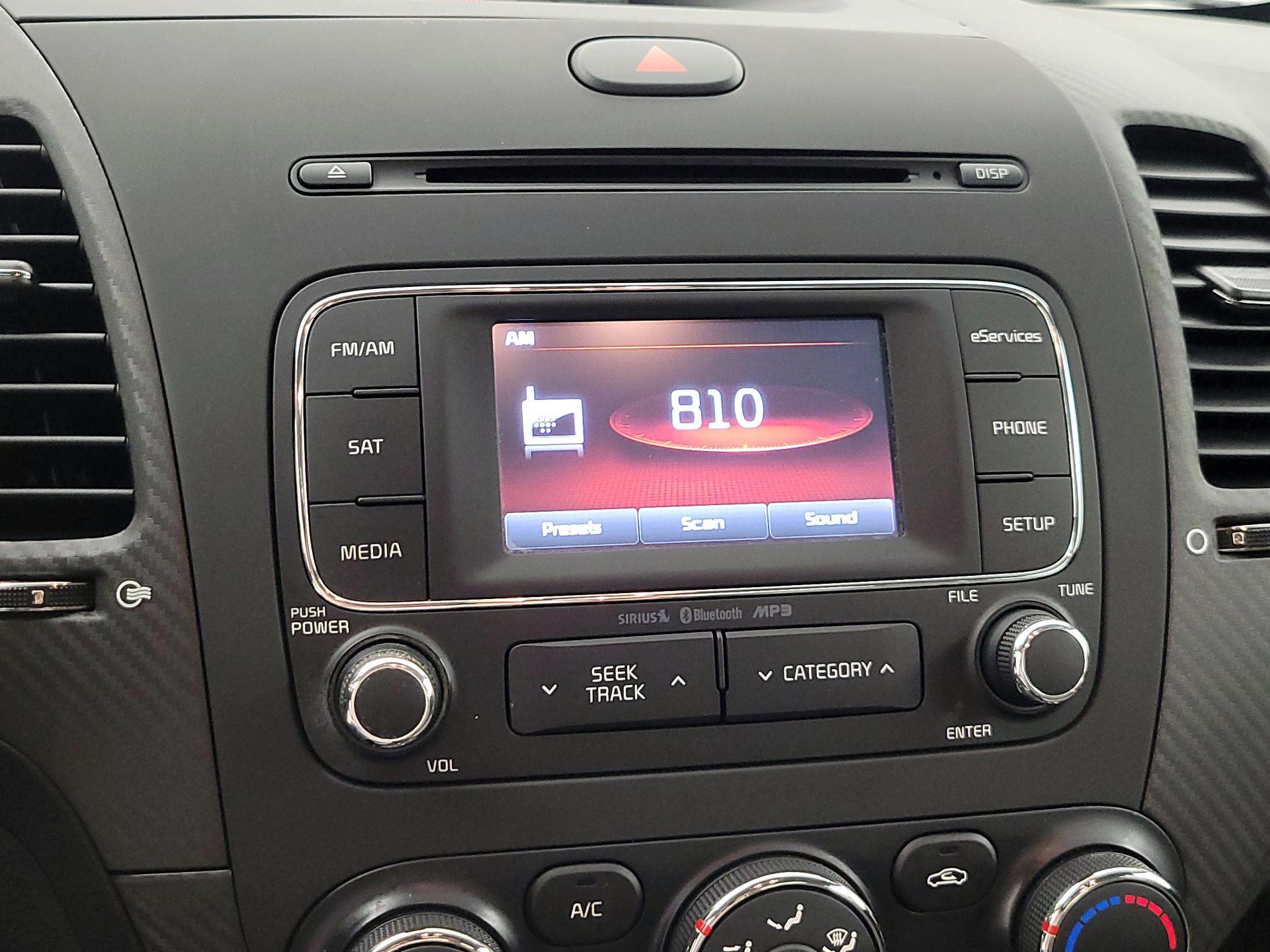 Thumbnail: 2015 Kia Forte - 15