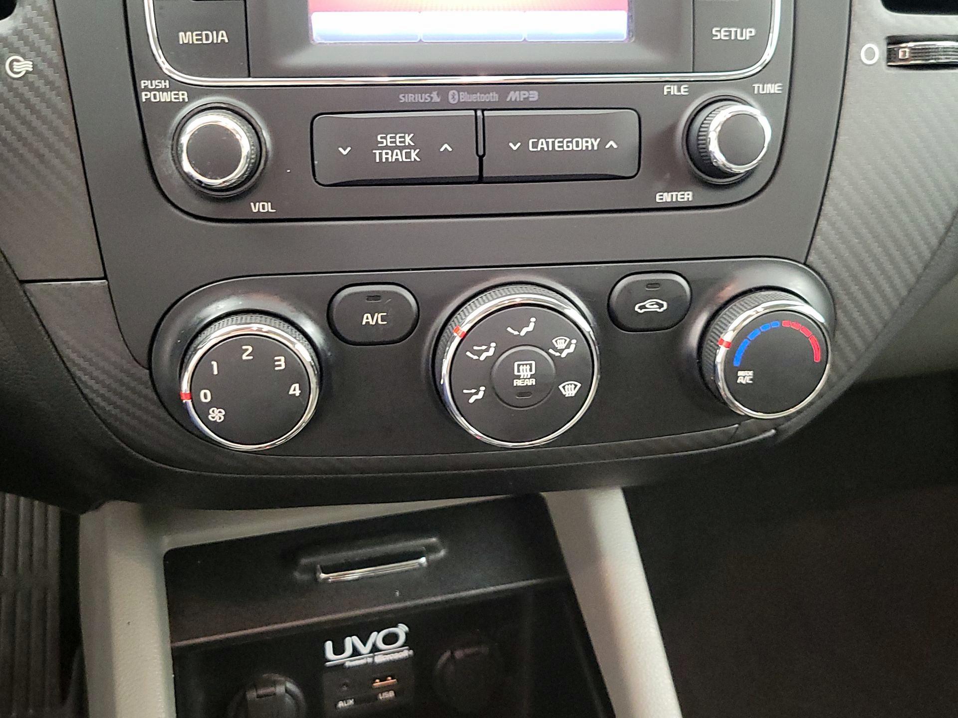 Thumbnail: 2015 Kia Forte - 16